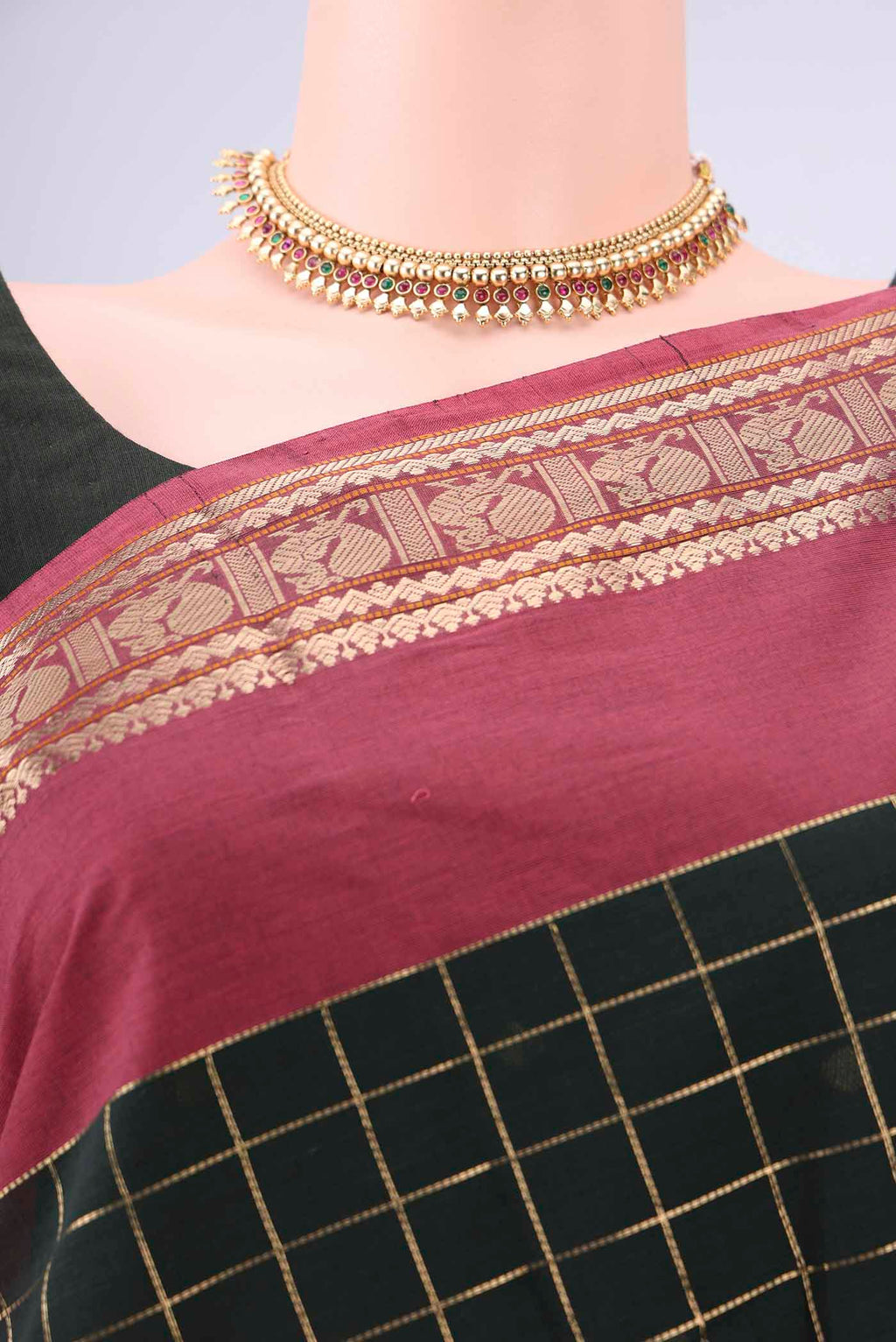 Border image of Bottle Green Kanchi Cotton Saree with Checked design on the body and Zari Border. 