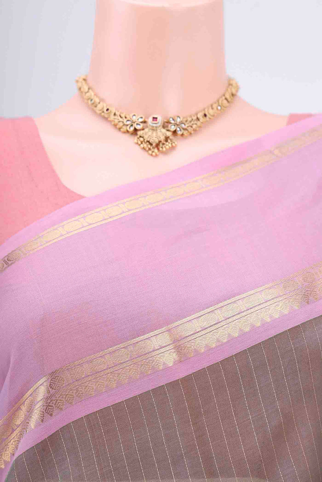 Border image of Sage Green Silk Cotton Saree with Checked design on the body and Zari Border. 