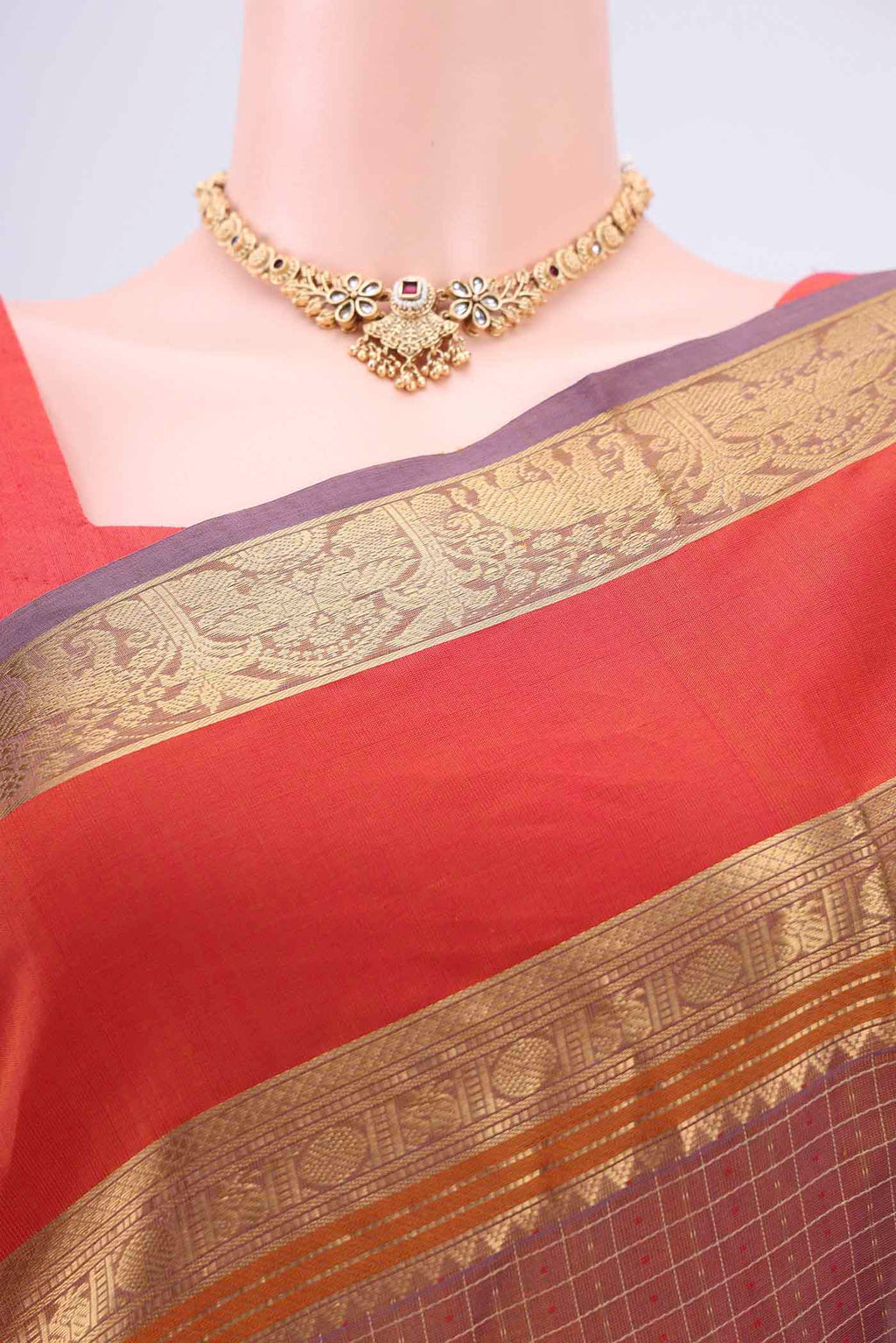 Border image of Brown Dual Tone Silk Cotton Saree with Checked design on the body and Zari And Thread Border. 