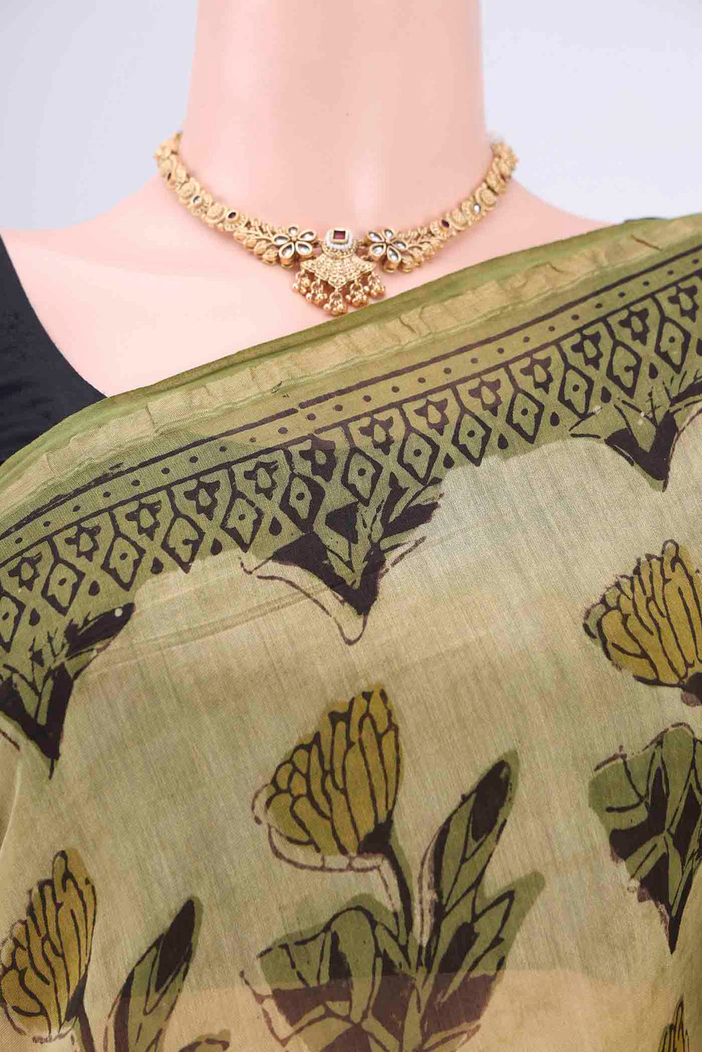 Border image of Light Green Chanderi Silk Saree with Printed design on the body and Zari Border. 