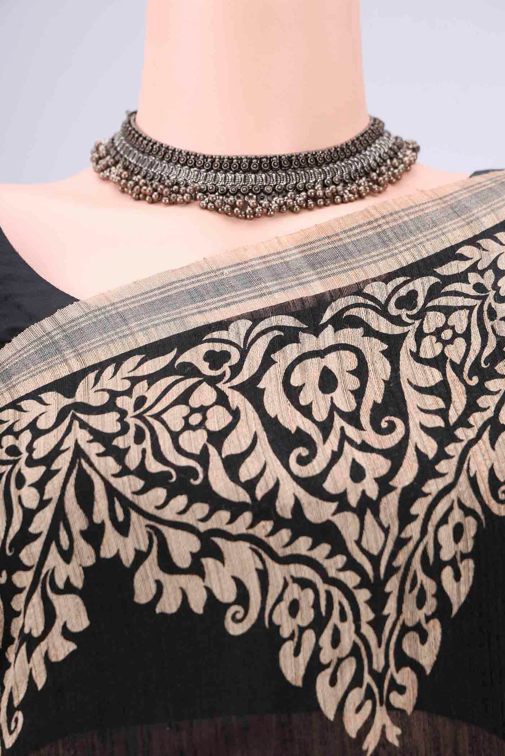 Border image of Black Tussar Silk Saree with Plain Body and Plain Border. 