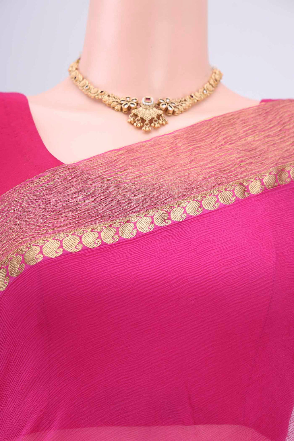 Border image of Dark Pink Mysore Chiffon Saree with Half And Half on the body and Zari Border. 