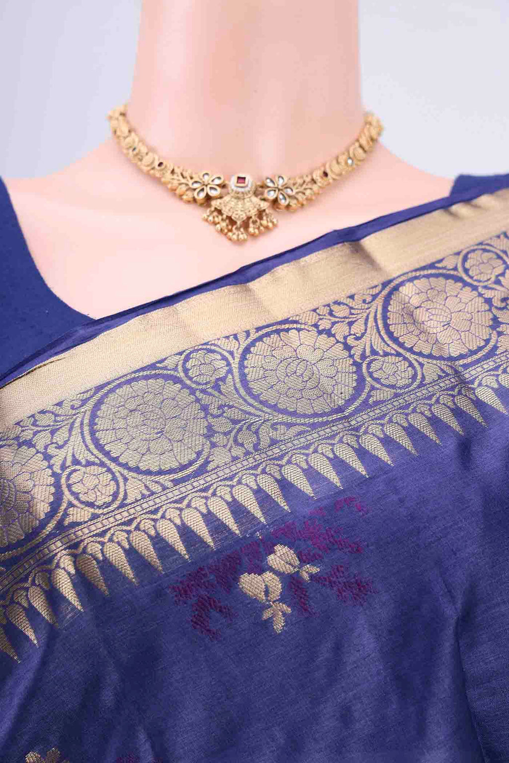 Border image of Purple Banarasi Tussar Silk Saree with Zari Butta on the body and Zari Border. 