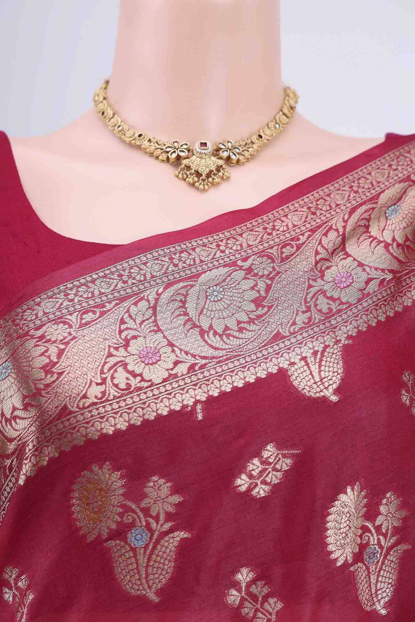 Border image of Dark Pink Banarasi Tussar Silk Saree with Zari And Thread Butta on the body and Zari And Thread Border. 