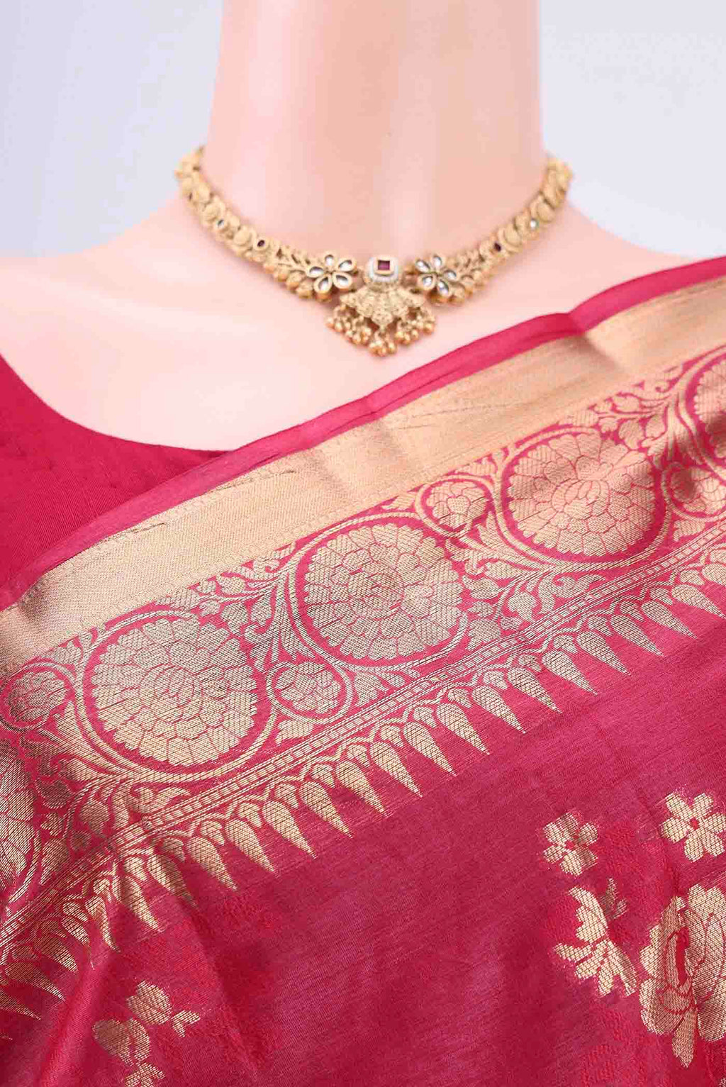 Border image of Dark Pink Banarasi Tussar Silk Saree with Zari Butta on the body and Zari Border. 