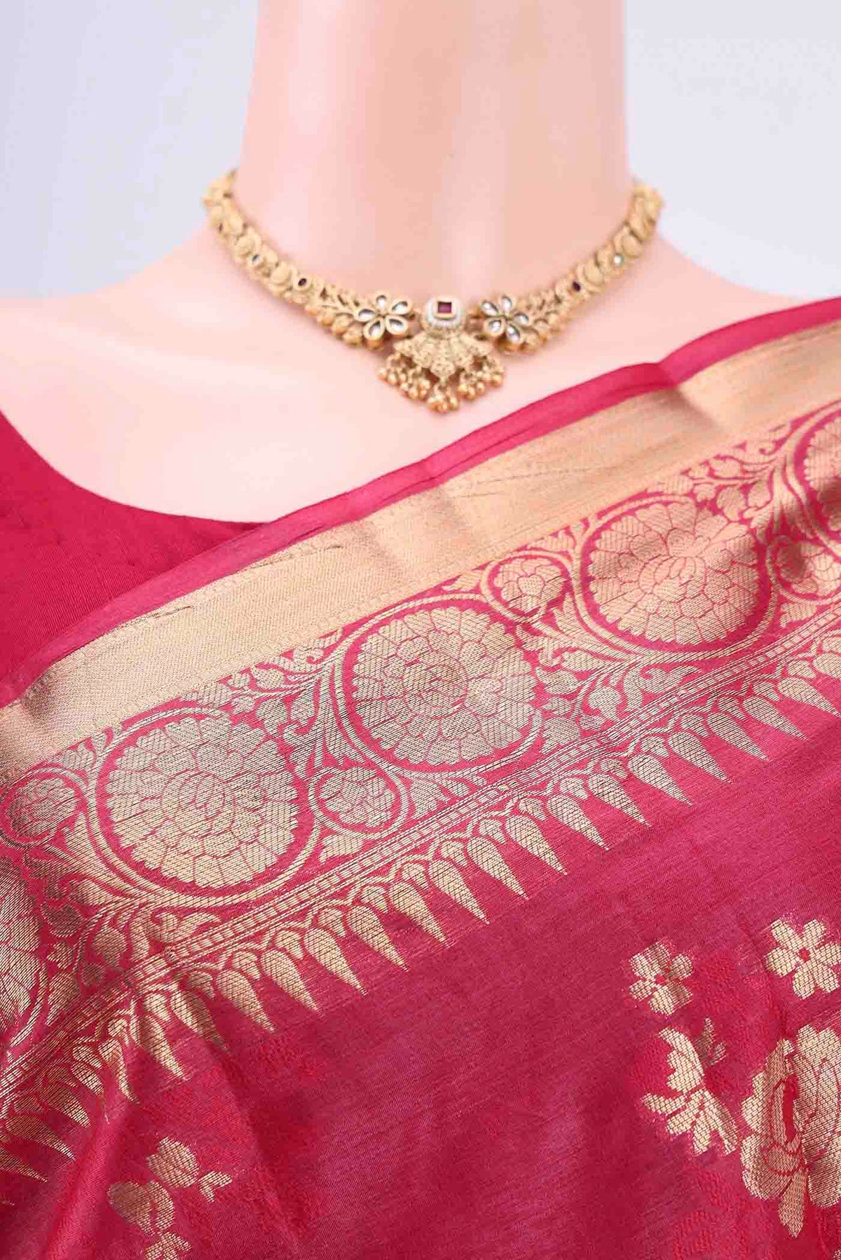 Border image of Dark Pink Banarasi Tussar Silk Saree with Zari Butta on the body and Zari Border. 
