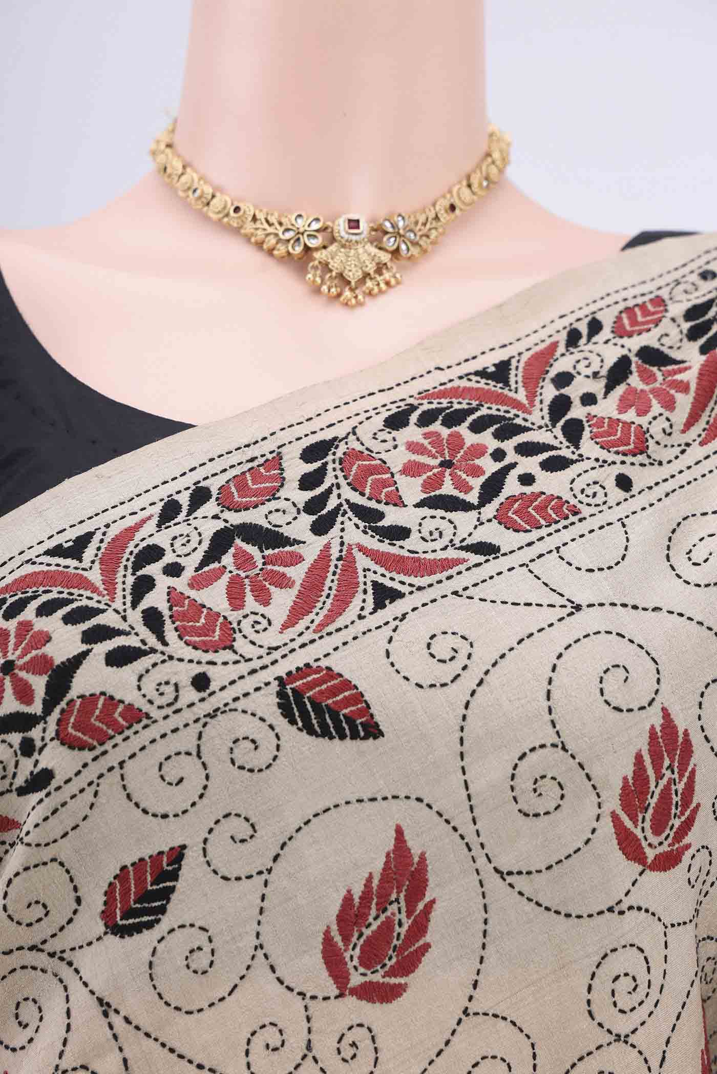 Border image of Beige Kantha Silk Saree with Kantha Work on the body and Thread Border. 