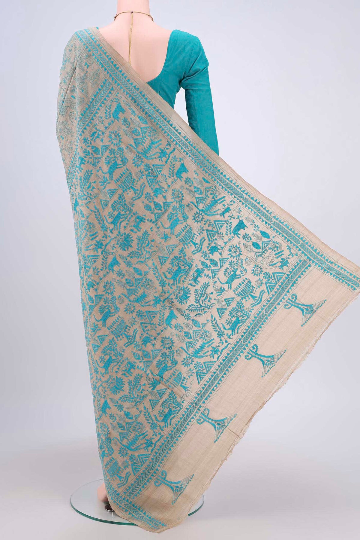 Flat view of Beige Kantha Silk Saree with Kantha Work on the body and Thread Border. 