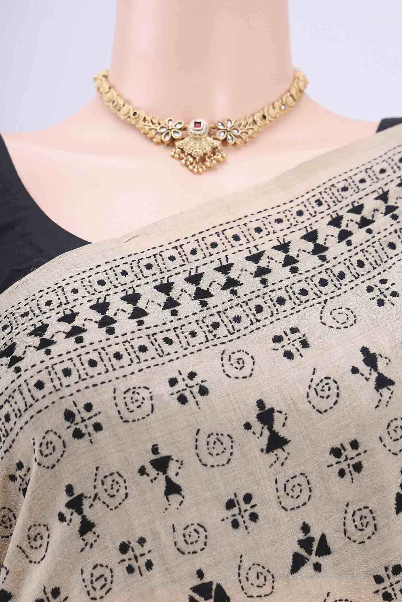 Border image of Beige Kantha Silk Saree with Kantha Work on the body and Thread Border. 