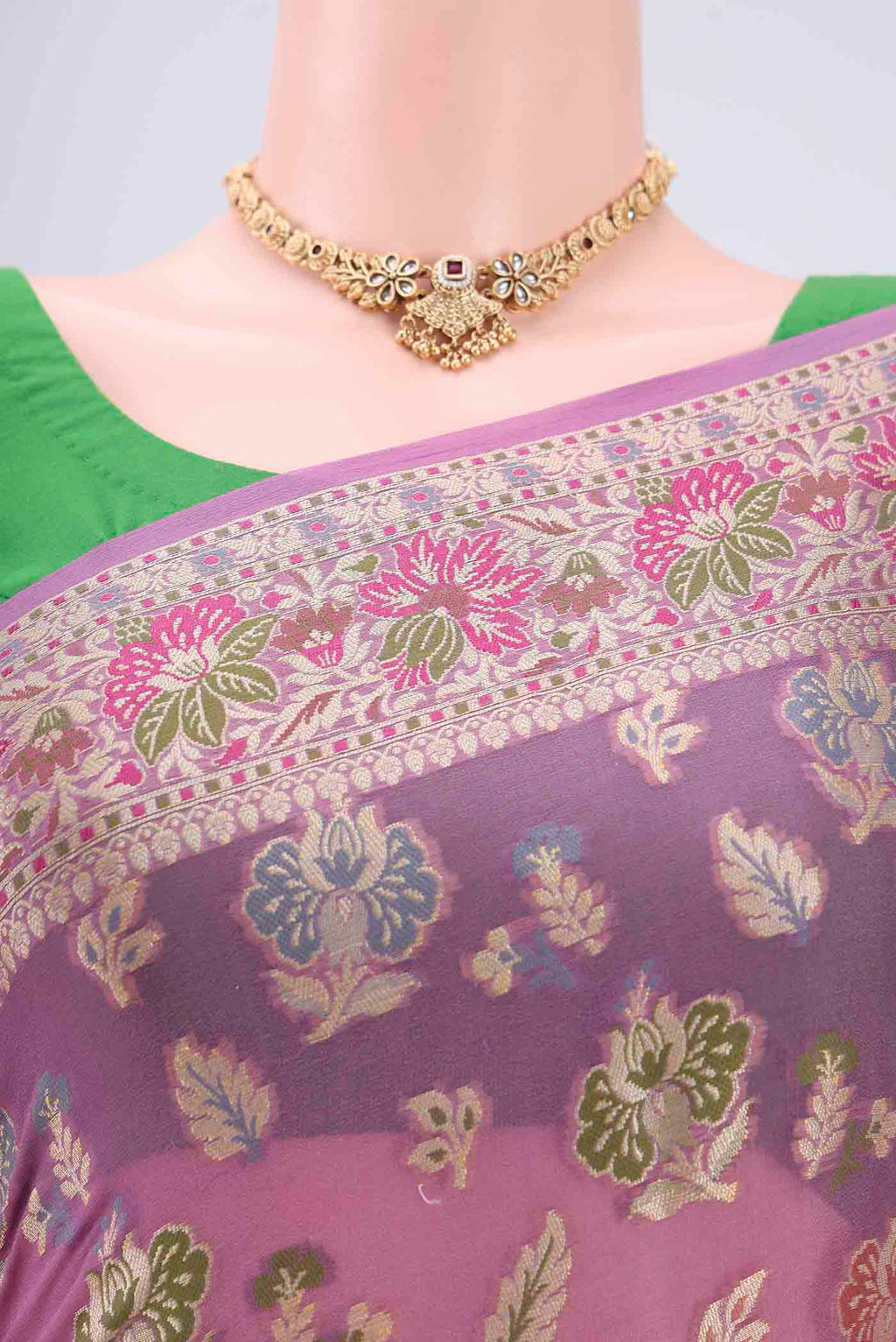 Border image of Mauve Blended Banarasi Georgette Saree with Thread Brocade on the body and Thread Border. 