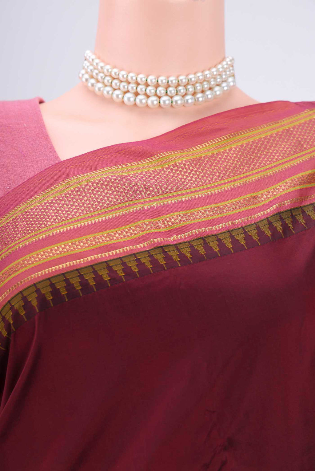 Border image of Maroon Blended Bangalore Silk Saree with Plain Body and Temple Border. 