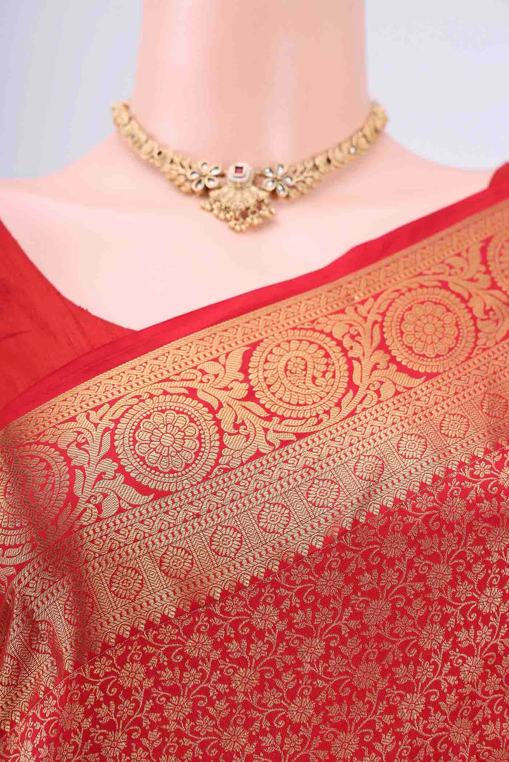 Border image of Red Bangalore Silk Saree with Zari Brocade on the body and Zari Border. 