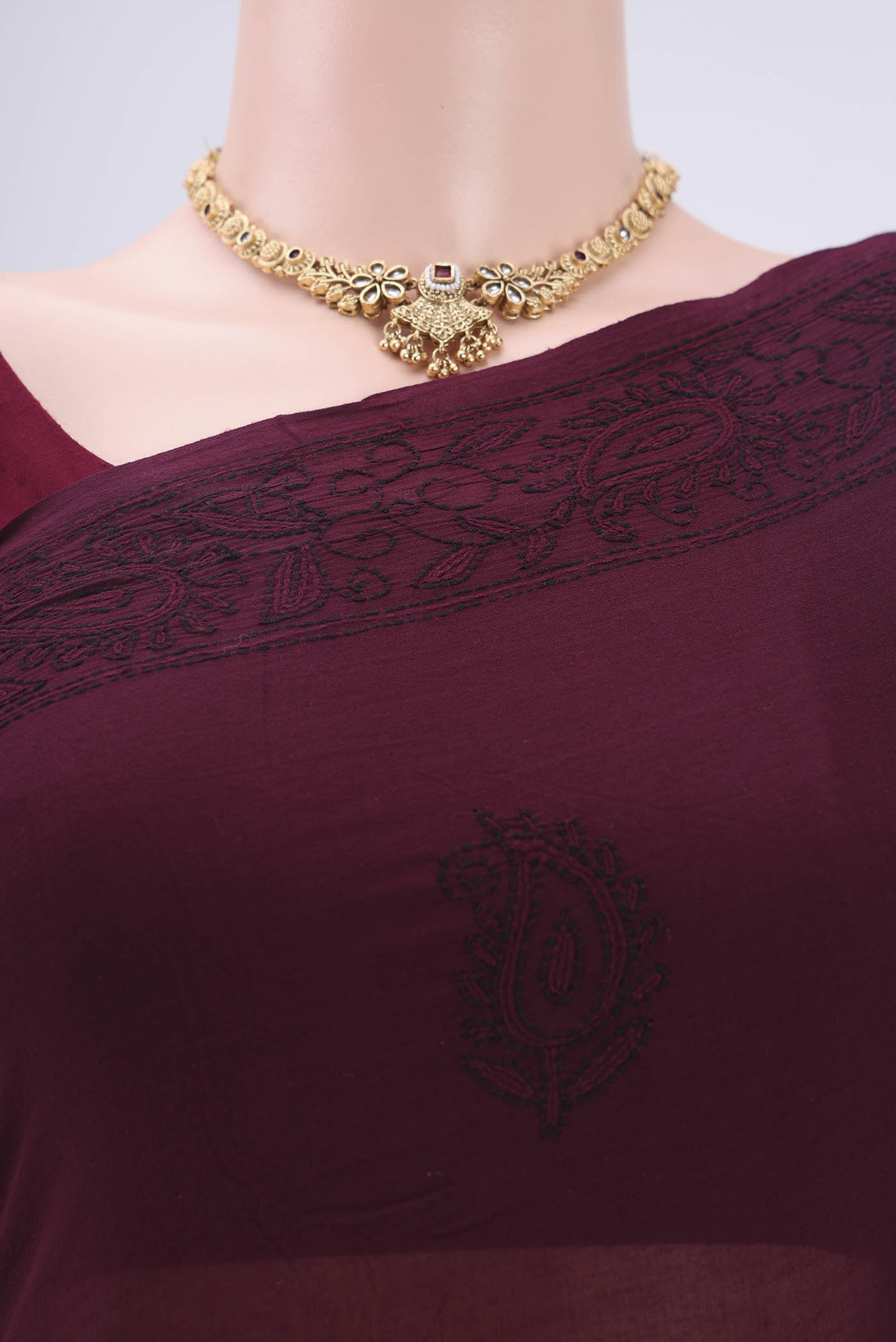 Border image of Burgundy Bengal Cotton - Kantha Saree with Plain Body and Thread Border. 