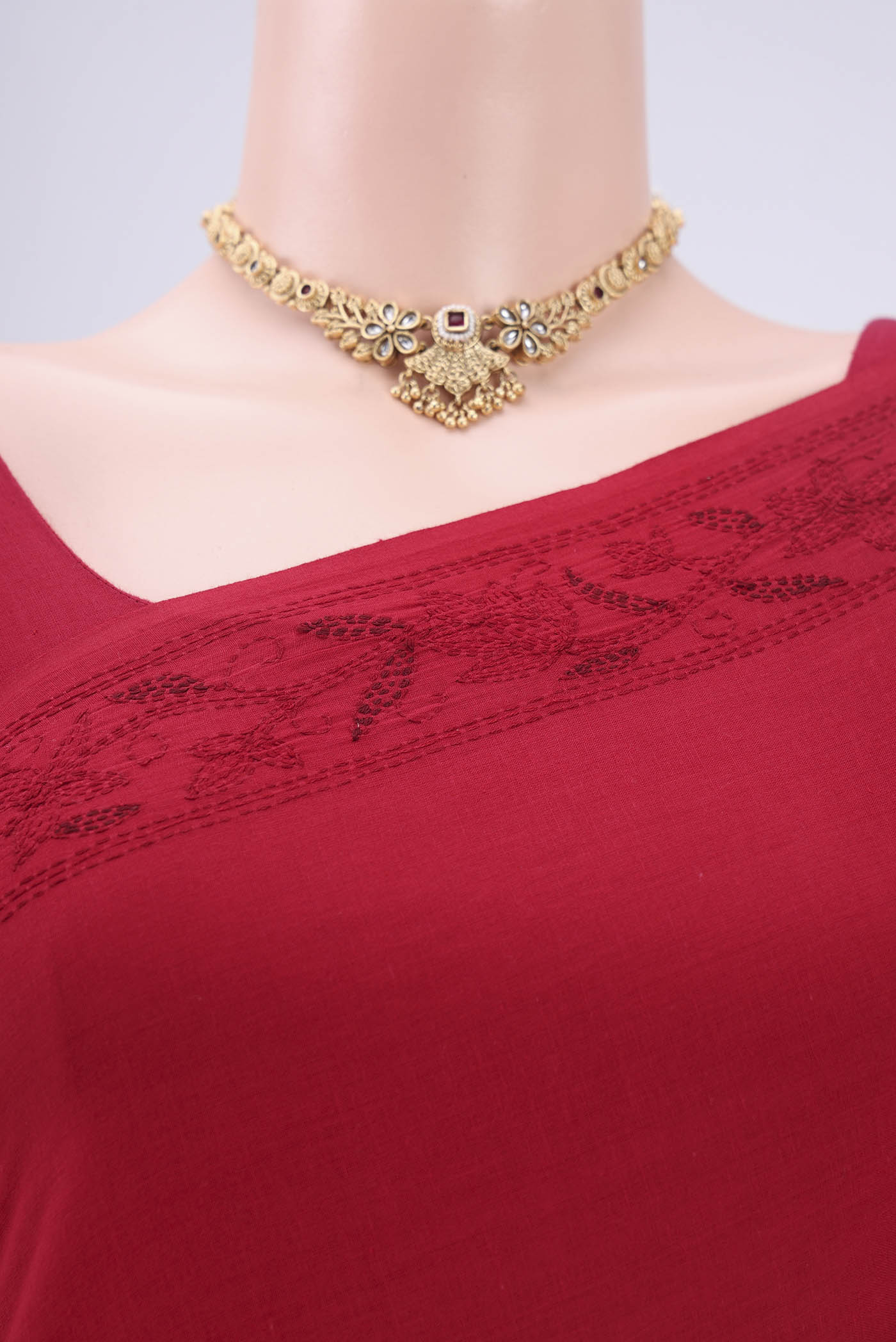 Border image of Red Bengal Cotton - Kantha Saree with Plain Body and Thread Border. 