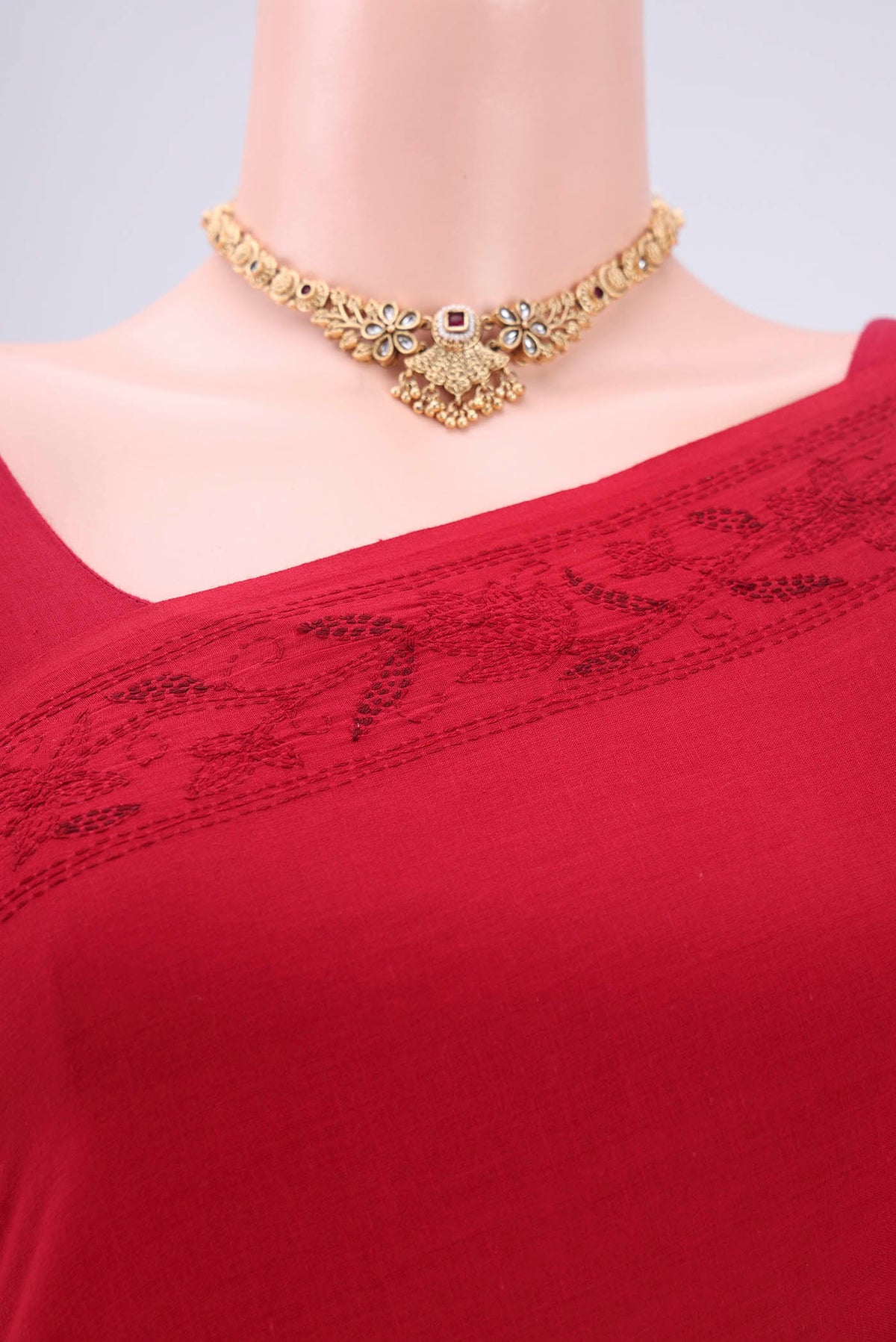 Border image of Red Bengal Cotton - Kantha Saree with Plain Body and Thread Border. 