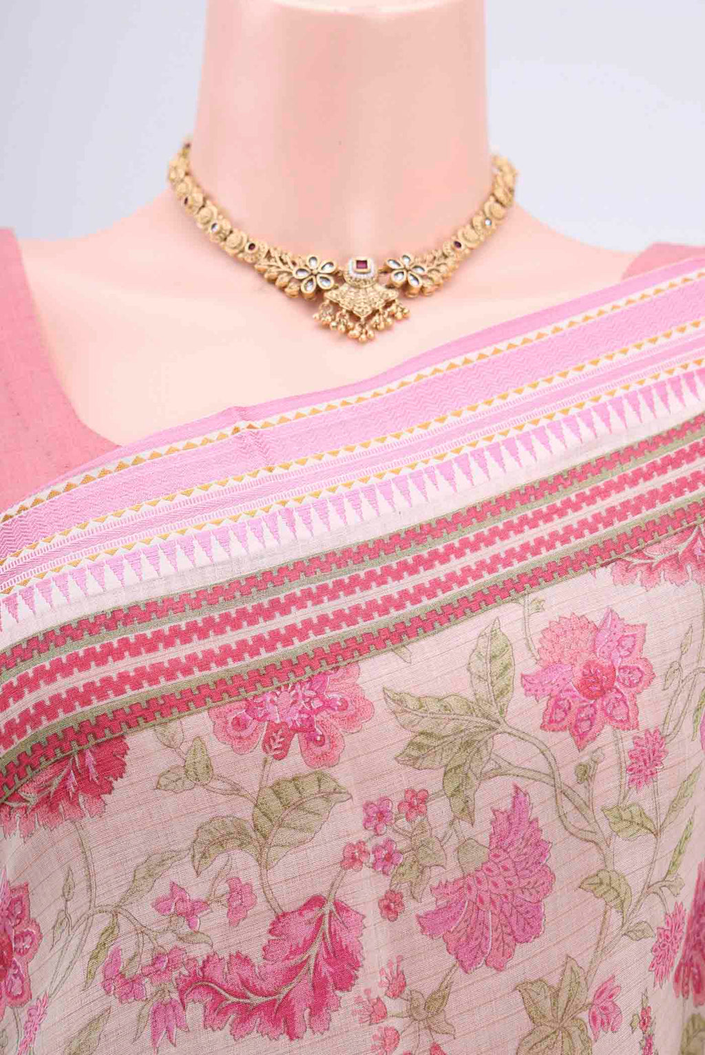 Border image of Beige Tussar Saree with Floral Print on the body and Thread Border. 