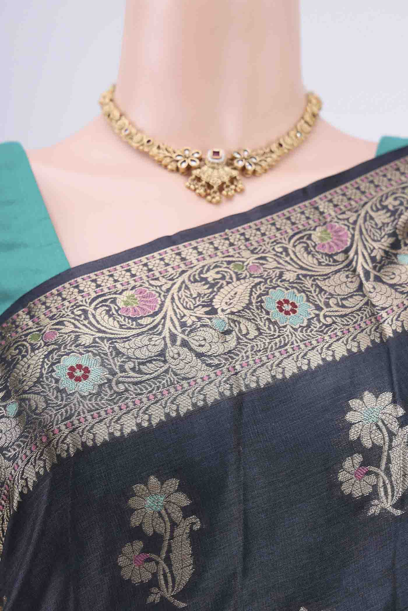 Border image of Davys Grey Banarasi Tussar Silk Saree with Zari And Thread Butta on the body and Zari And Thread Border. 