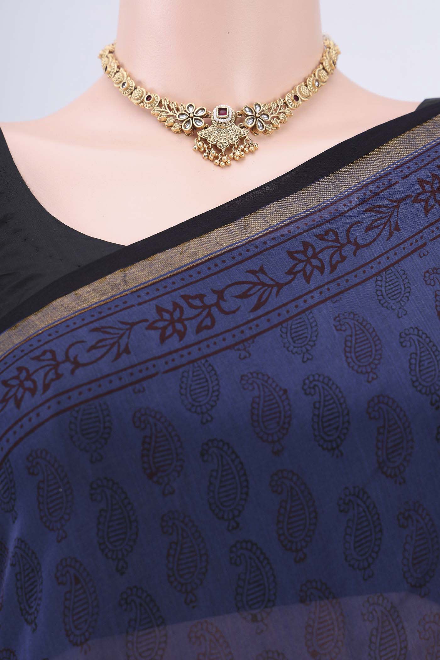 Border image of Blue Maheshwari Silk Cotton Saree with Printed design on the body and Zari Border. 