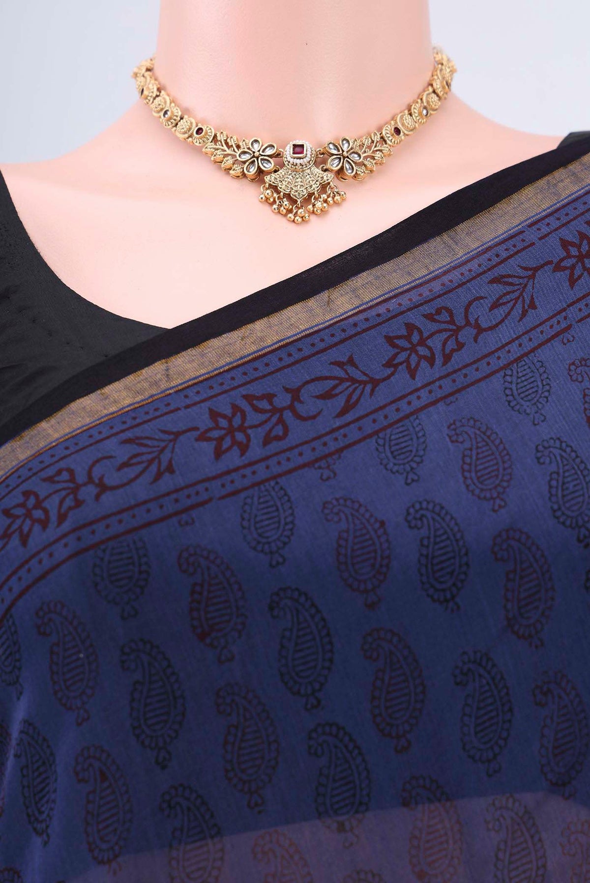Border image of Blue Maheshwari Silk Cotton Saree with Printed design on the body and Zari Border. 