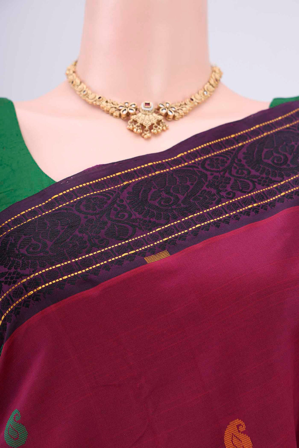 Border image of Magenta Blended Poly Cotton Saree with Thread Butta on the body and Thread Border. 