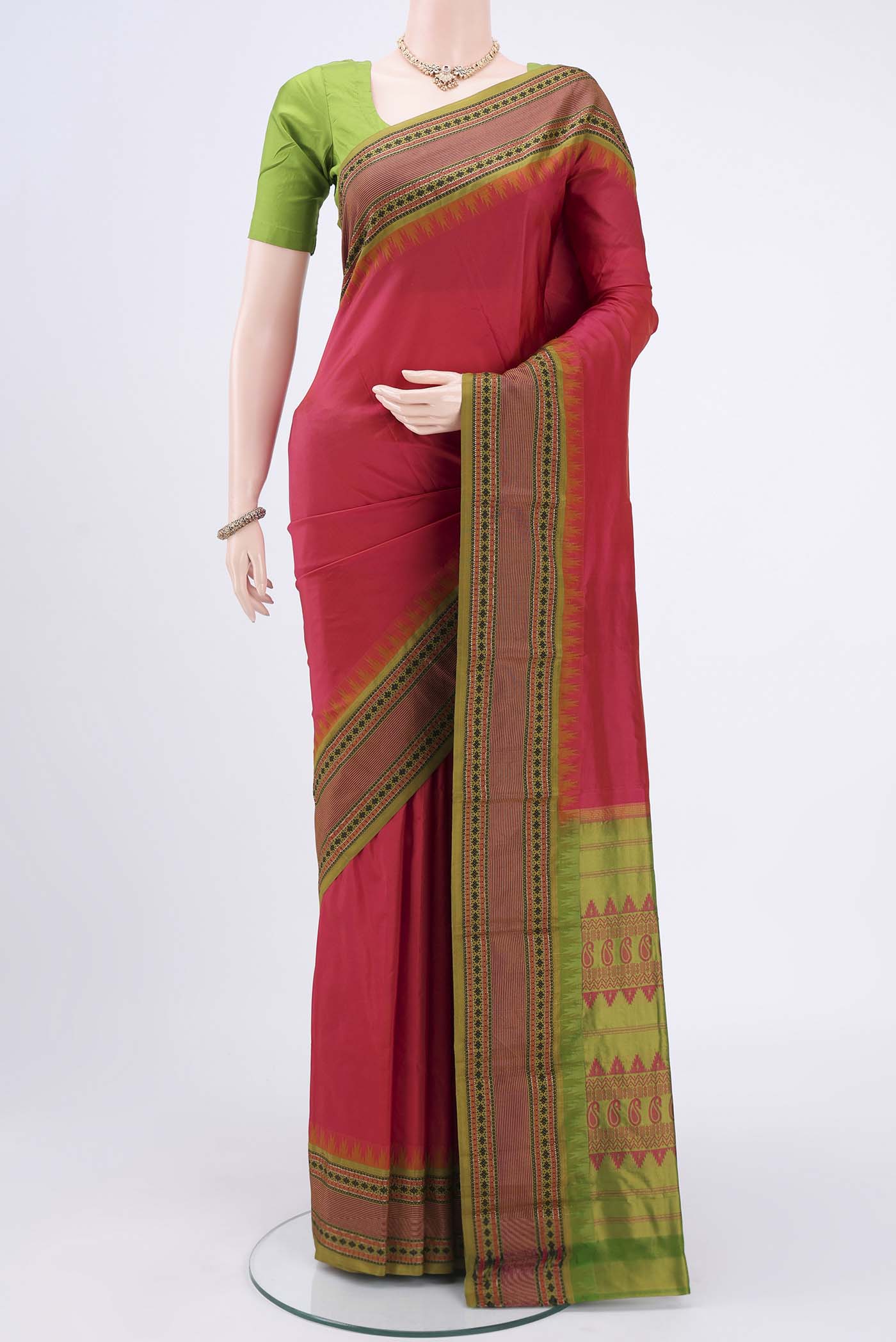 Dark Pink Bangalore Silk - kadyal Saree with Plain Body and Thread Border.  displayed on a mannequin