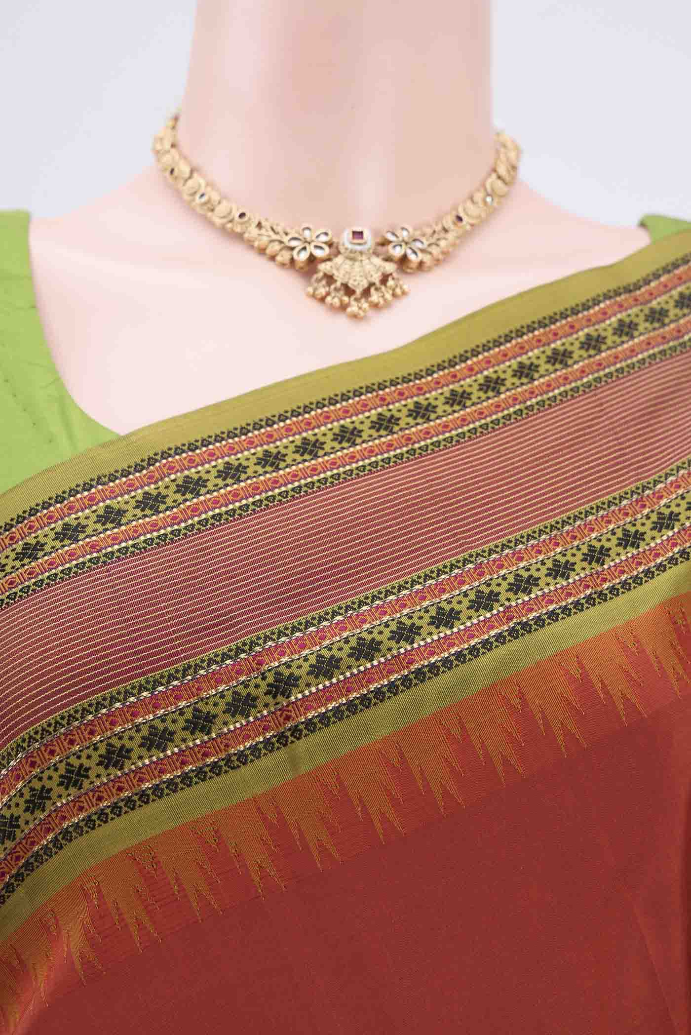 Border image of Rust Bangalore Silk - kadyal Saree with Plain Body and Thread Border. 