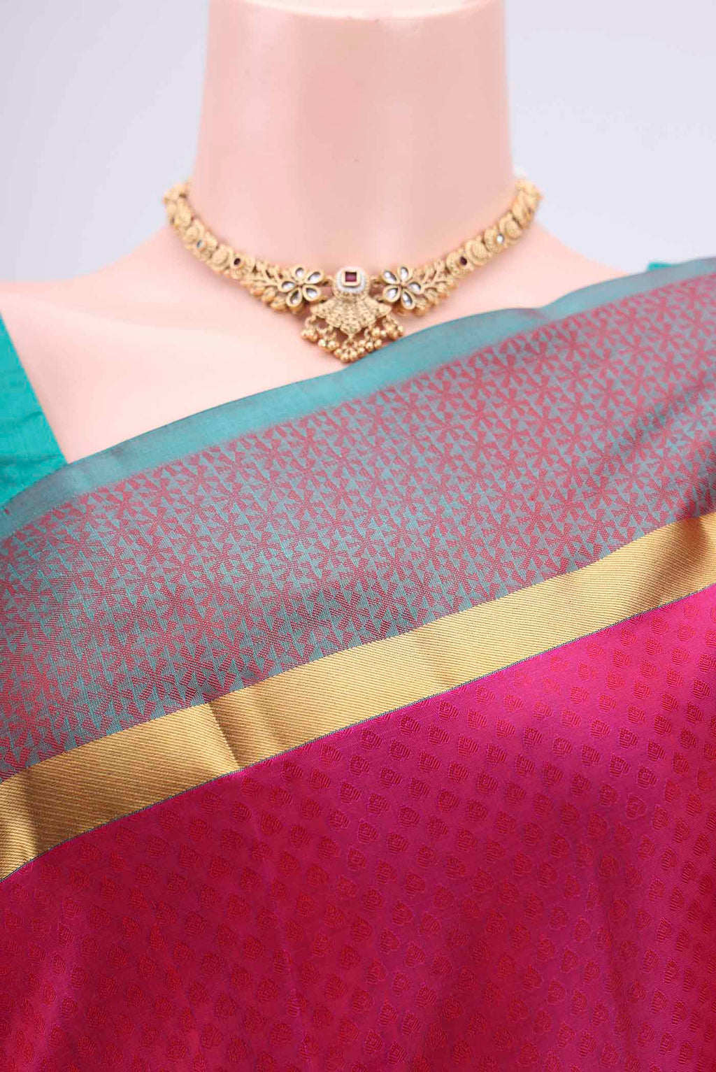 Border image of Pink Kanjivaram Silk Saree with Zari Butta on the body and Zari Border. 