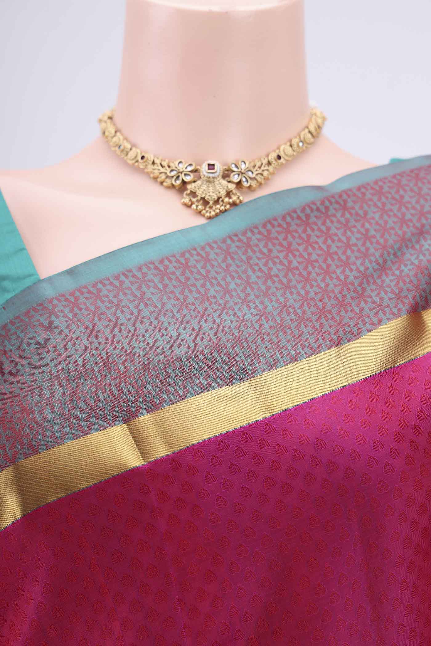 Border image of Pink Kanjivaram Silk Saree with Zari Butta on the body and Zari Border. 