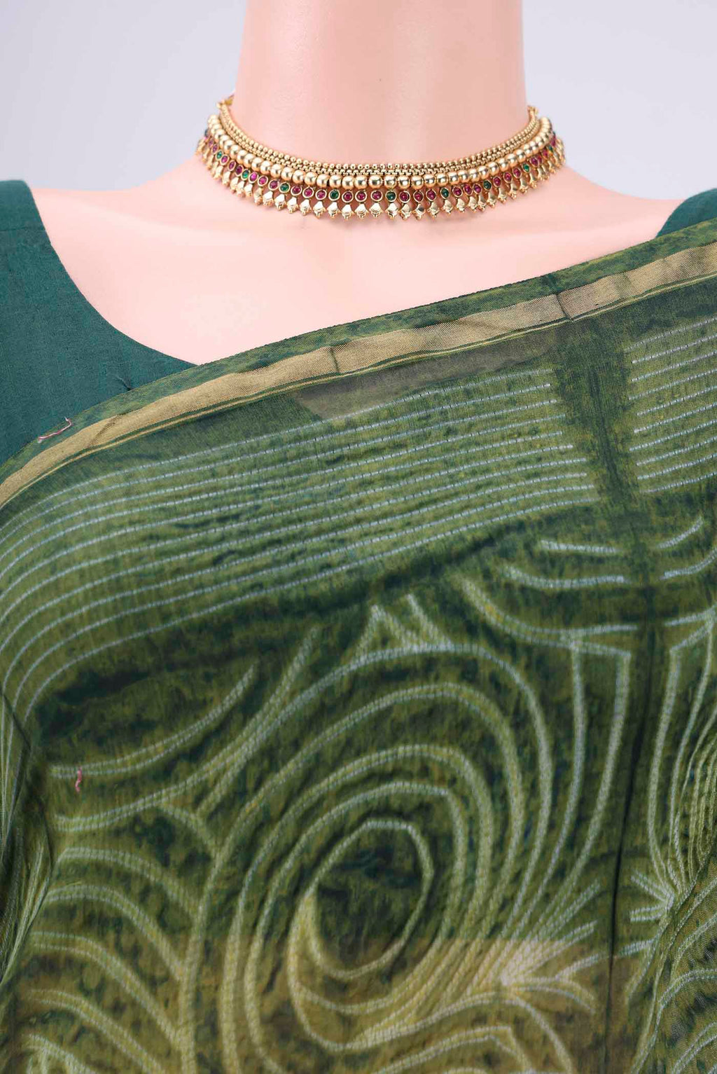 Border image of Green Dual Tone Chanderi Silk Saree with Printed design on the body and Thin Zari Line. 