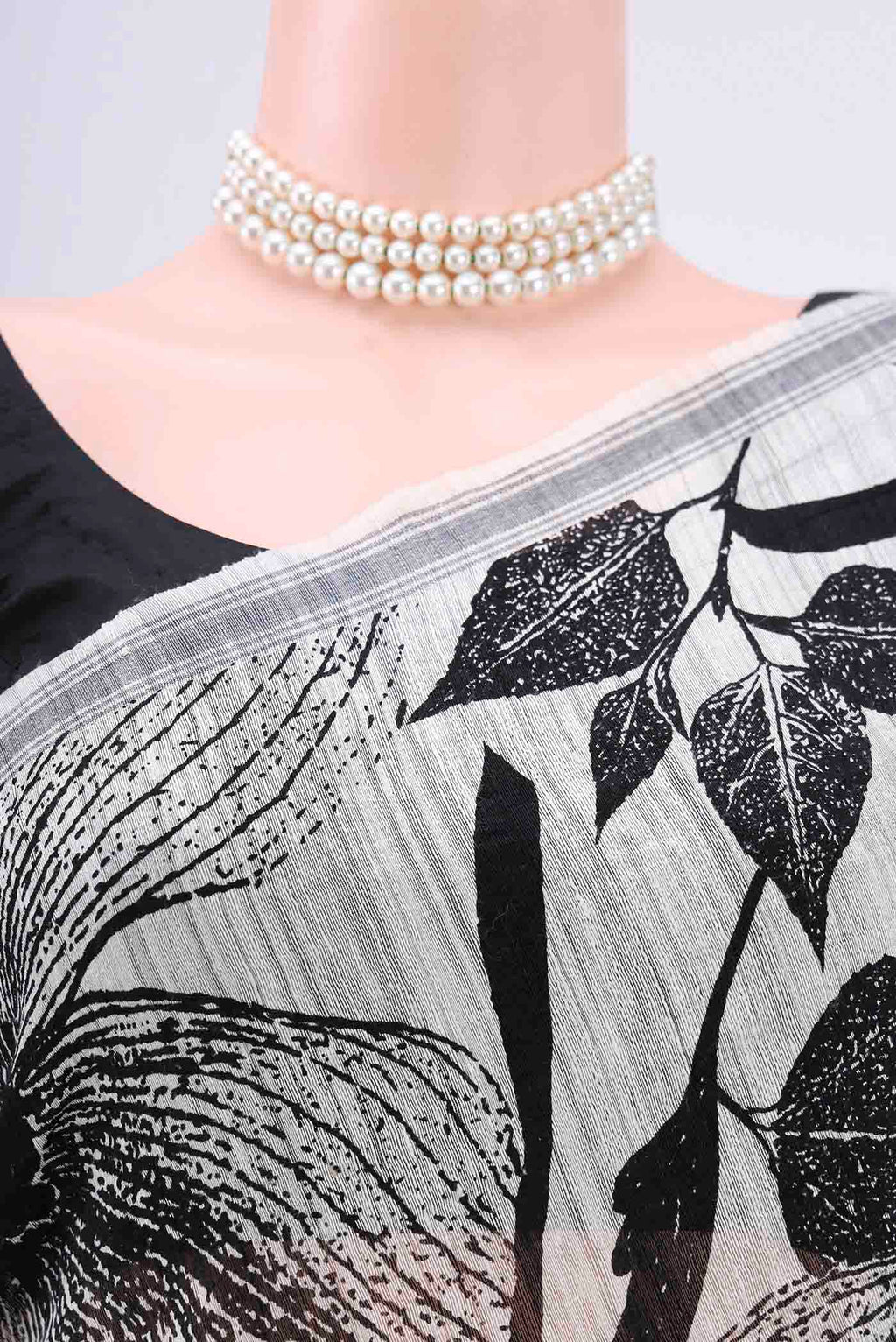 Border image of Pearl White Dual Tone Tussar Silk Saree with Printed design on the body and Zari Border. 