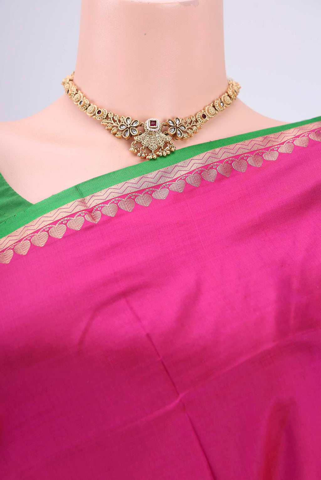 Border image of Pink Banarasi Katan Silk Saree with Zari Butta on the body and Zari Border. 