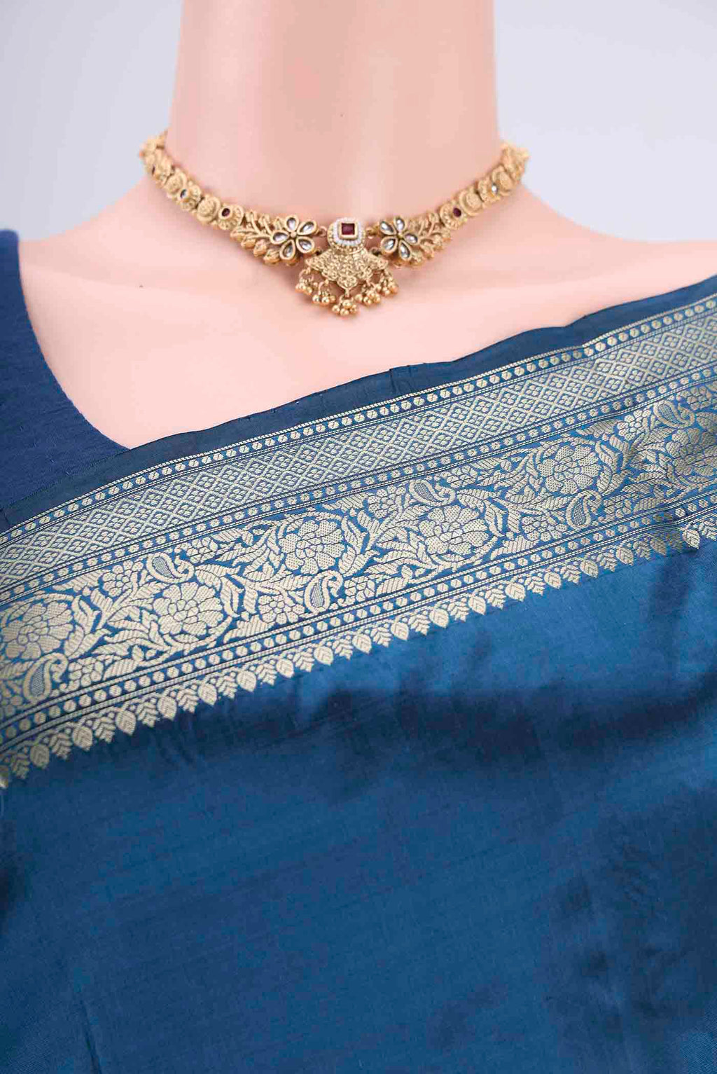 Border image of Turquoise Banarasi Katan Silk Saree with Zari Butta on the body and Zari Border. 