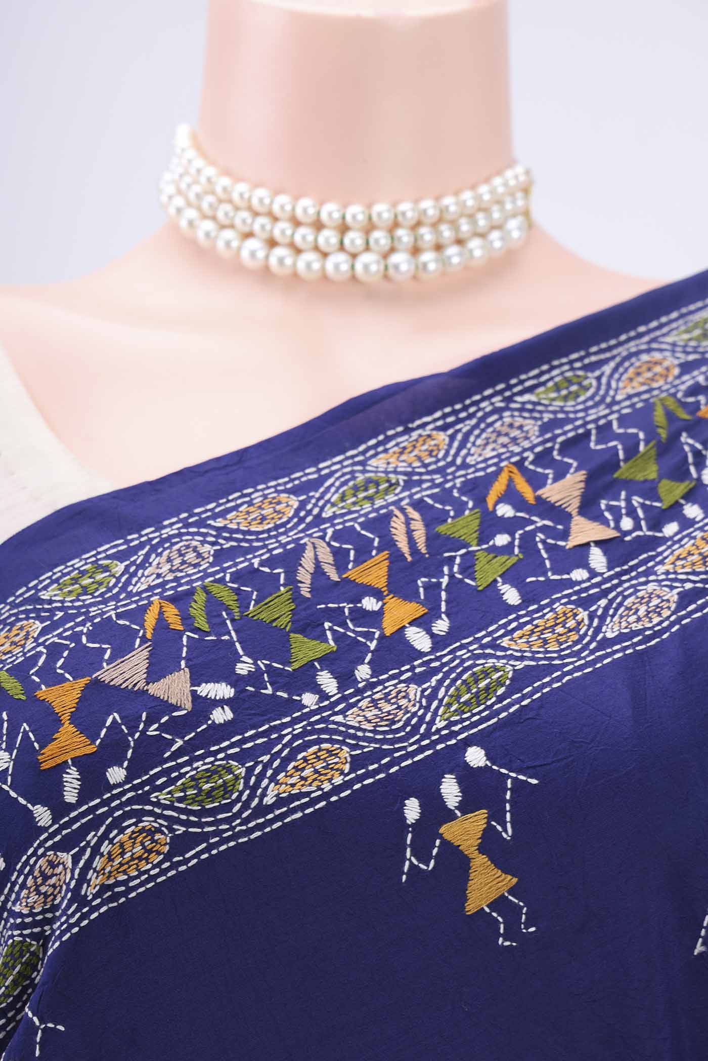 Border image of Navy Blue Kantha Silk Saree with Kantha Work on the body and Thread Border. 