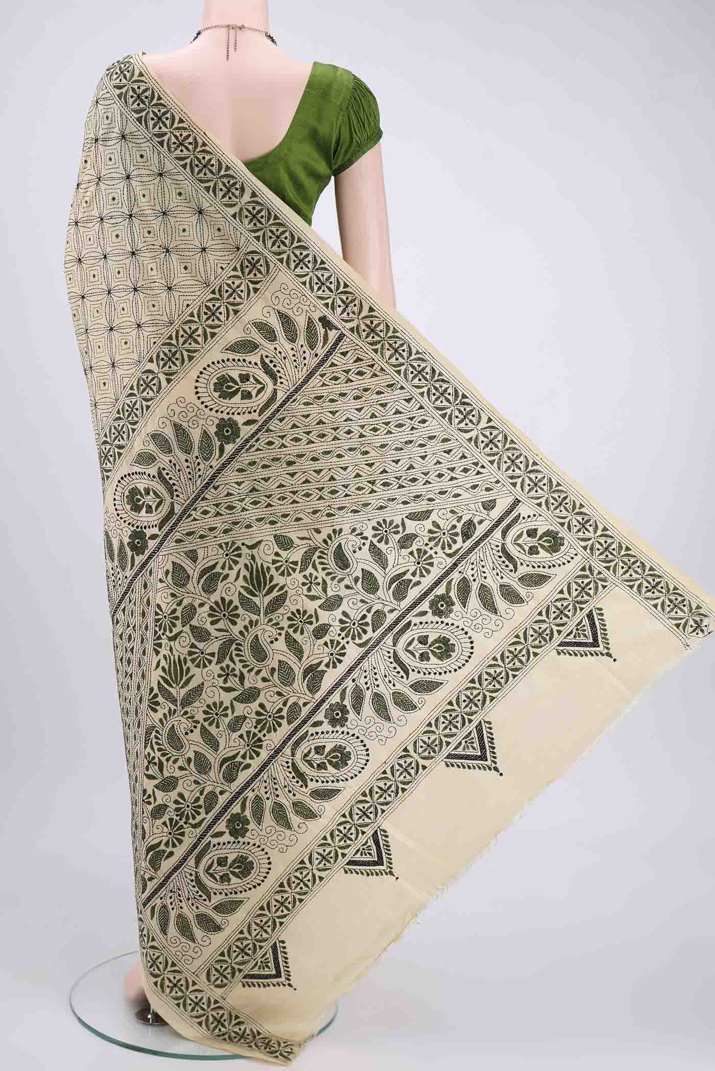 Flat view of Cream Kantha Silk Saree with Kantha Work on the body and Thread Border. 