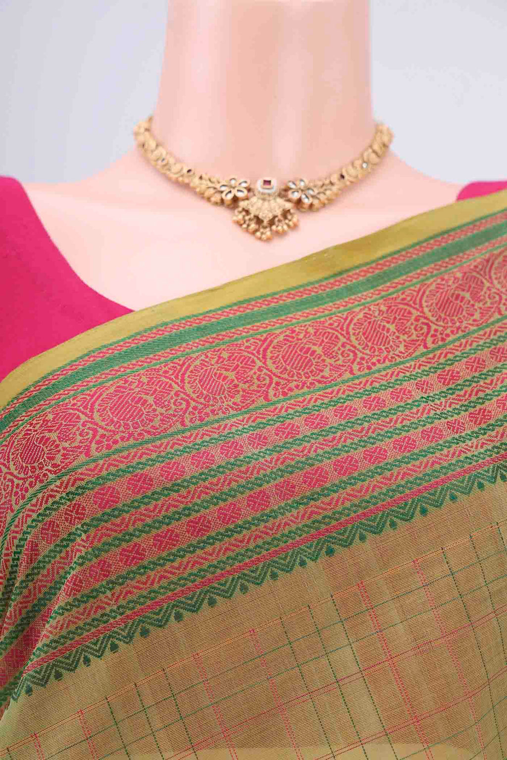 Border image of Mehandi Green Coimbatore Cotton Saree with Checked design on the body and Zari Border. 
