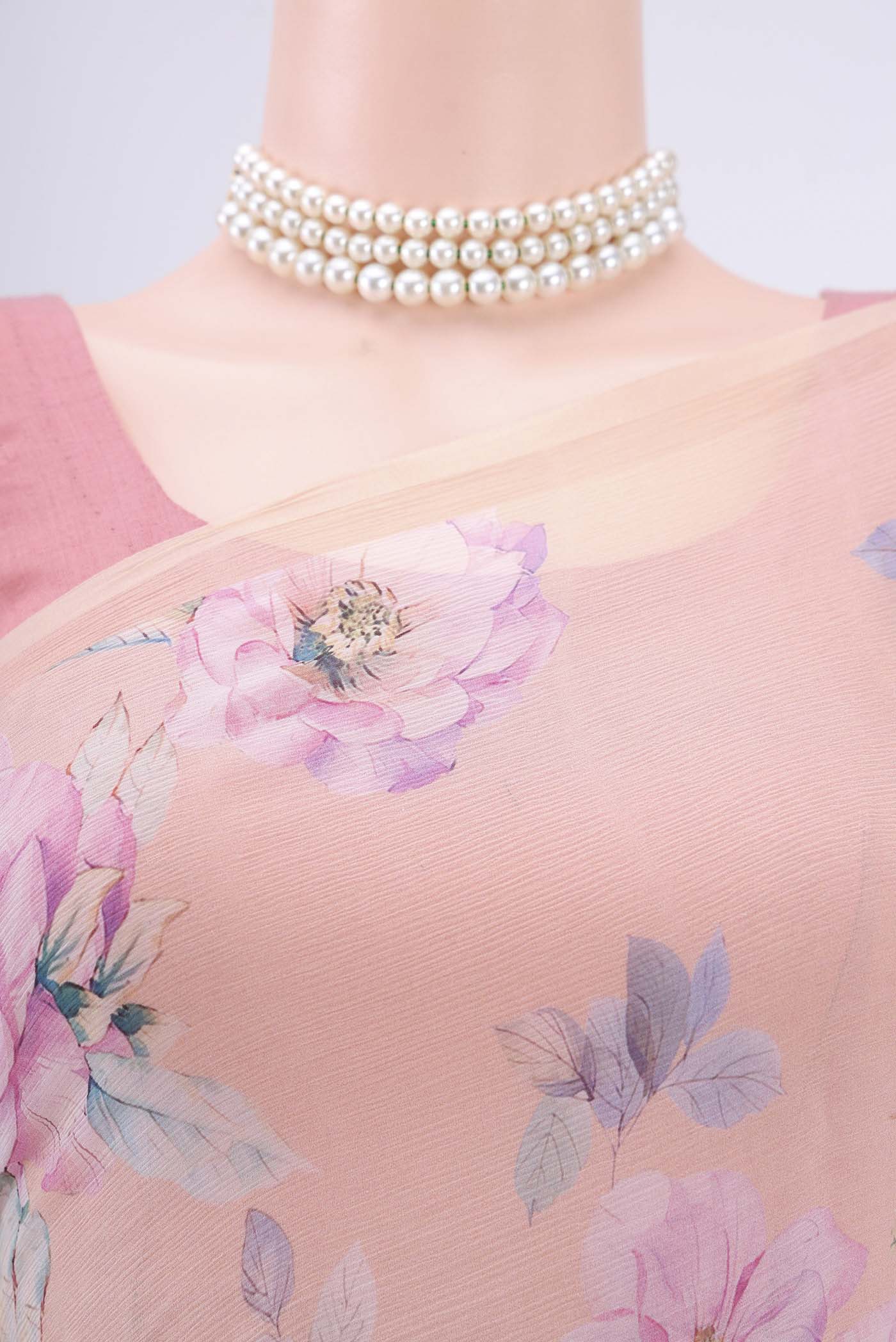 Border image of Peach Mysore Chiffon Saree with Floral Print on the body and Without Border. 