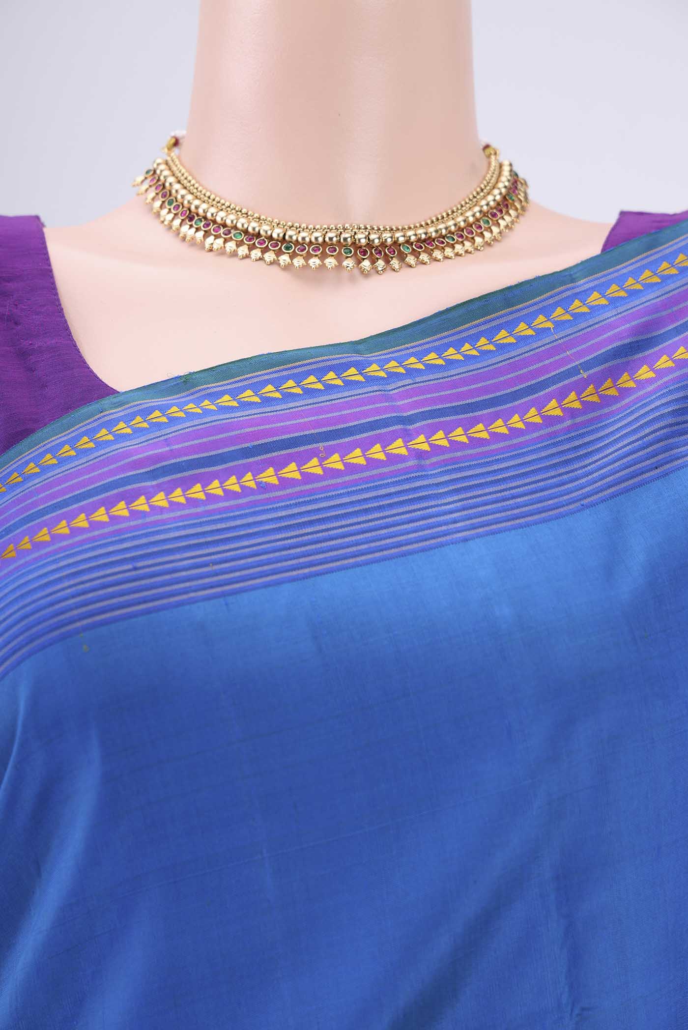 Border image of Blue Kanchipuram Saree with Plain Body and Thread Border. 