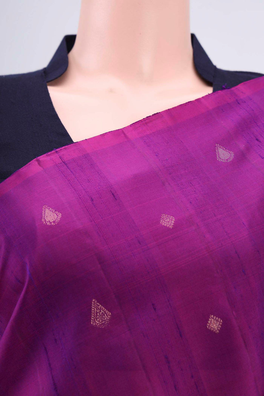 Border image of Magenta Soft Silk Saree with Zari Butta on the body and Zari Border. 