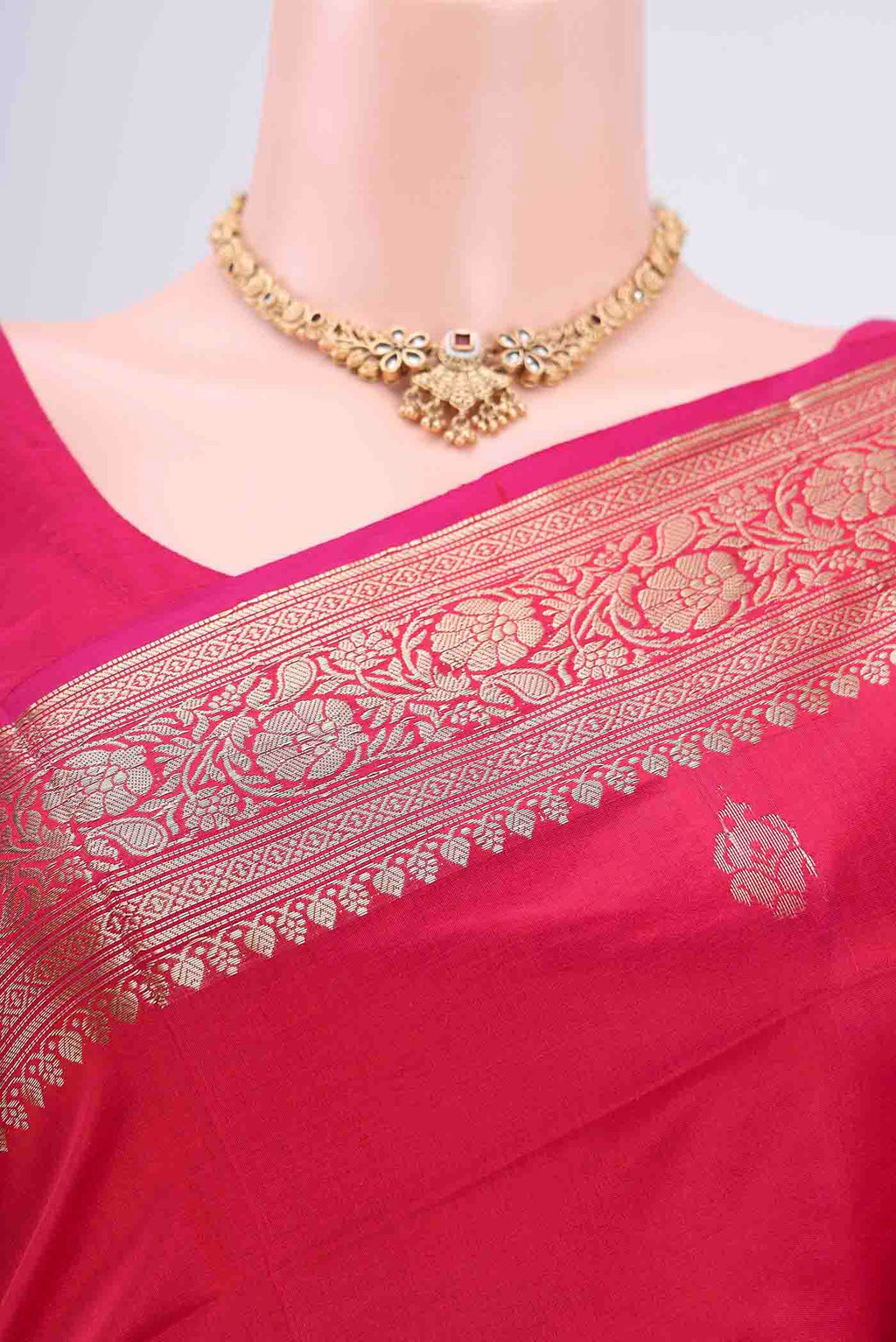 Border image of Dark Pink Banarasi Katan Silk Saree with Zari Butta on the body and Zari Border. 