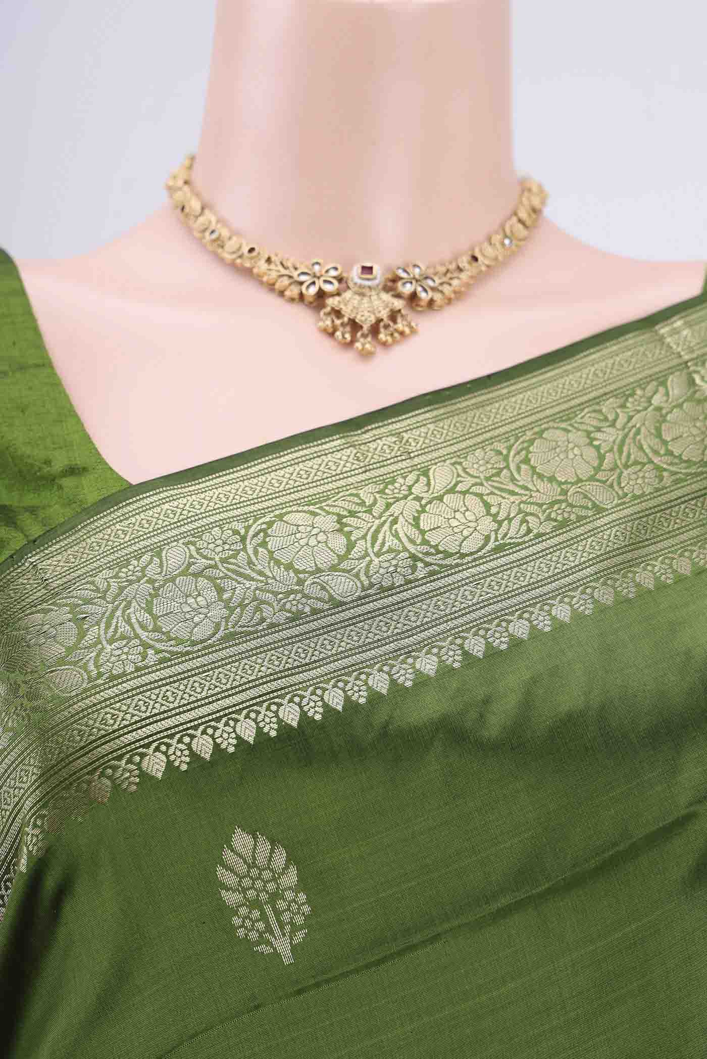 Border image of Green Banarasi Katan Silk Saree with Zari Butta on the body and Zari Border. 