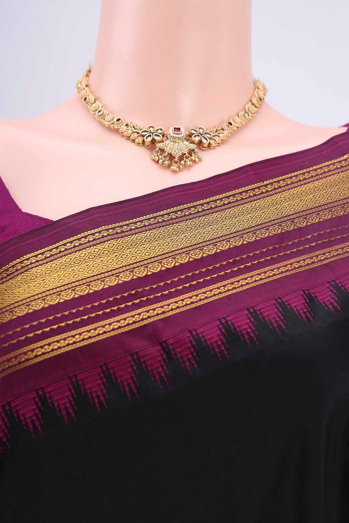 Border image of Black Bangalore Silk Saree with Plain Body and Zari Border. 
