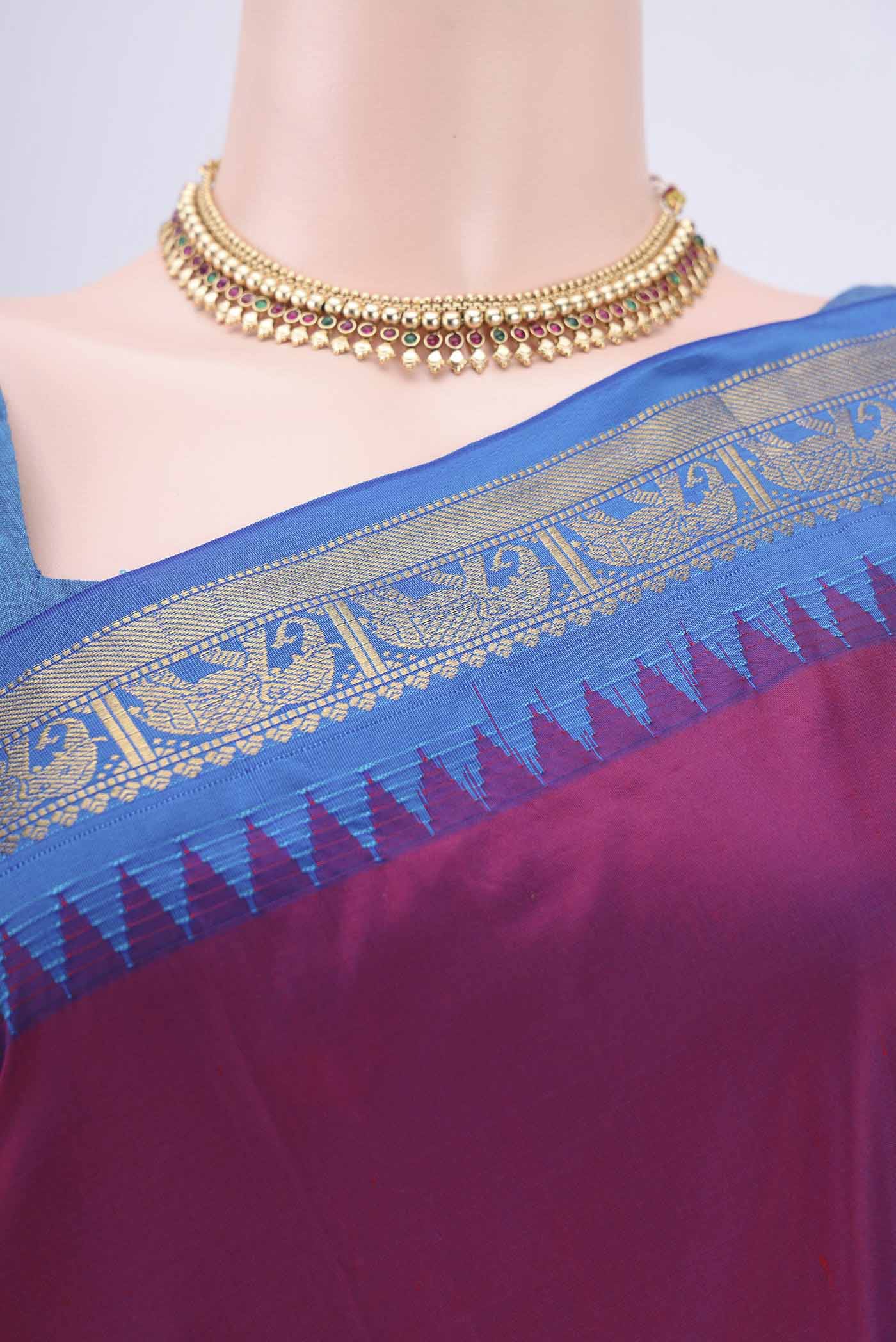 Border image of Magenta Bangalore Silk Saree with Plain Body and Zari Border. 