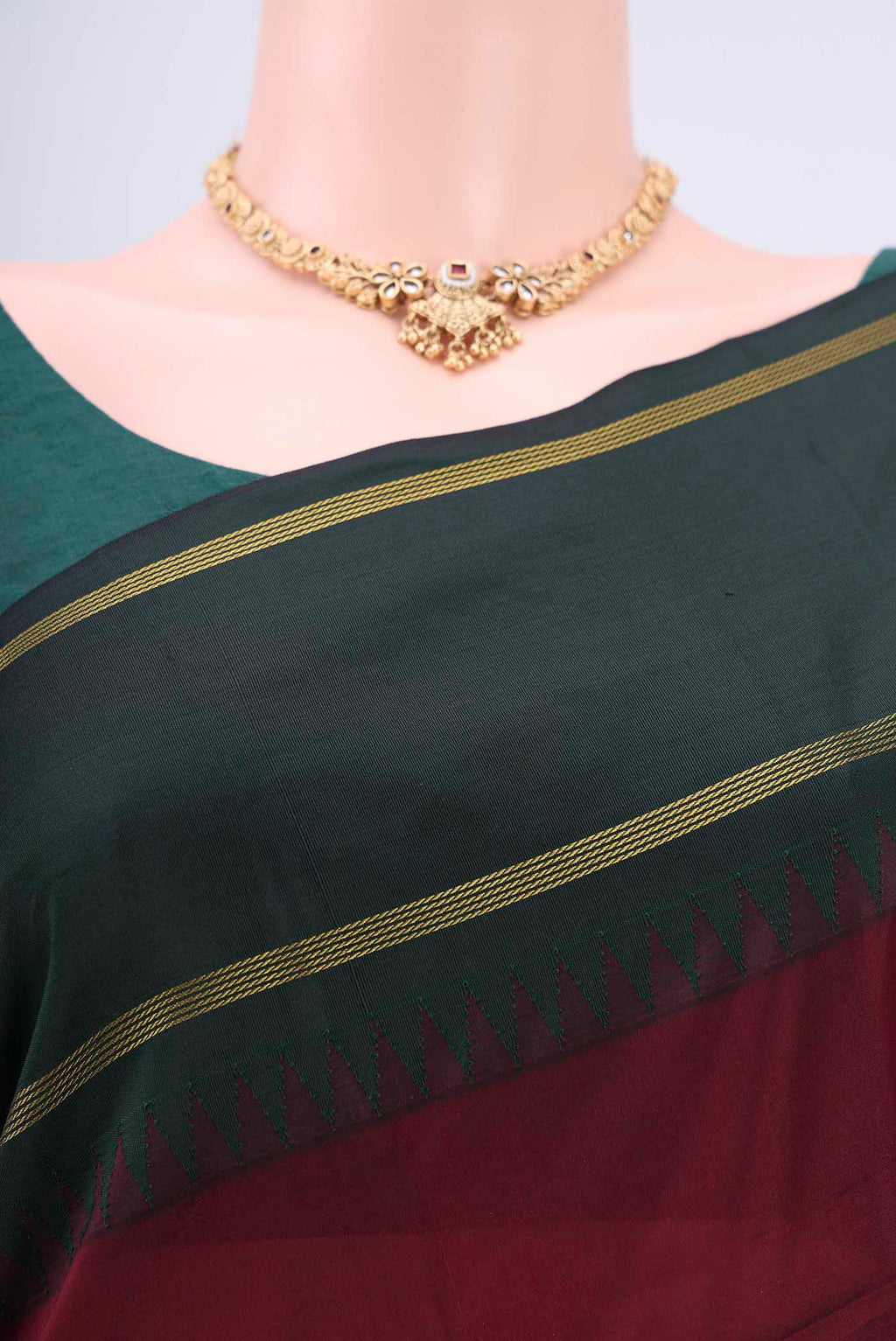 Border image of Maroon Blended Bangalore Silk Saree with Zari Butta on the body and Zari Border. 