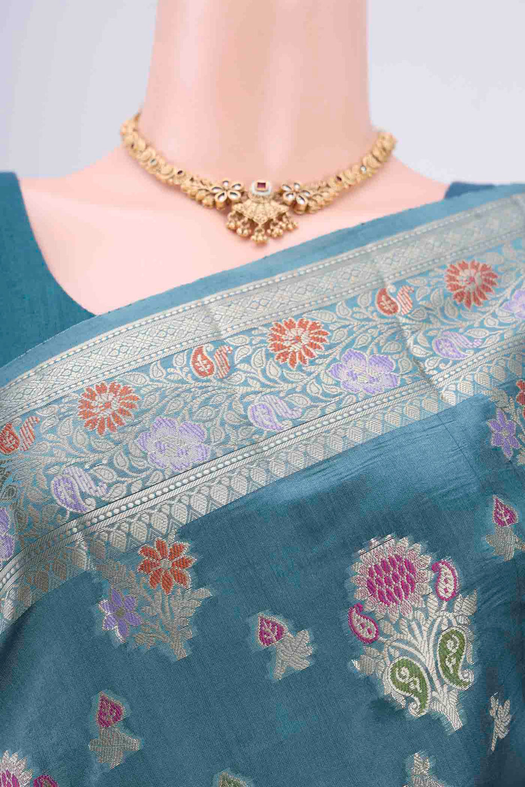 Border image of Blue Grey Banarasi Raw Silk Saree with Zari Butta on the body and Zari Border. 