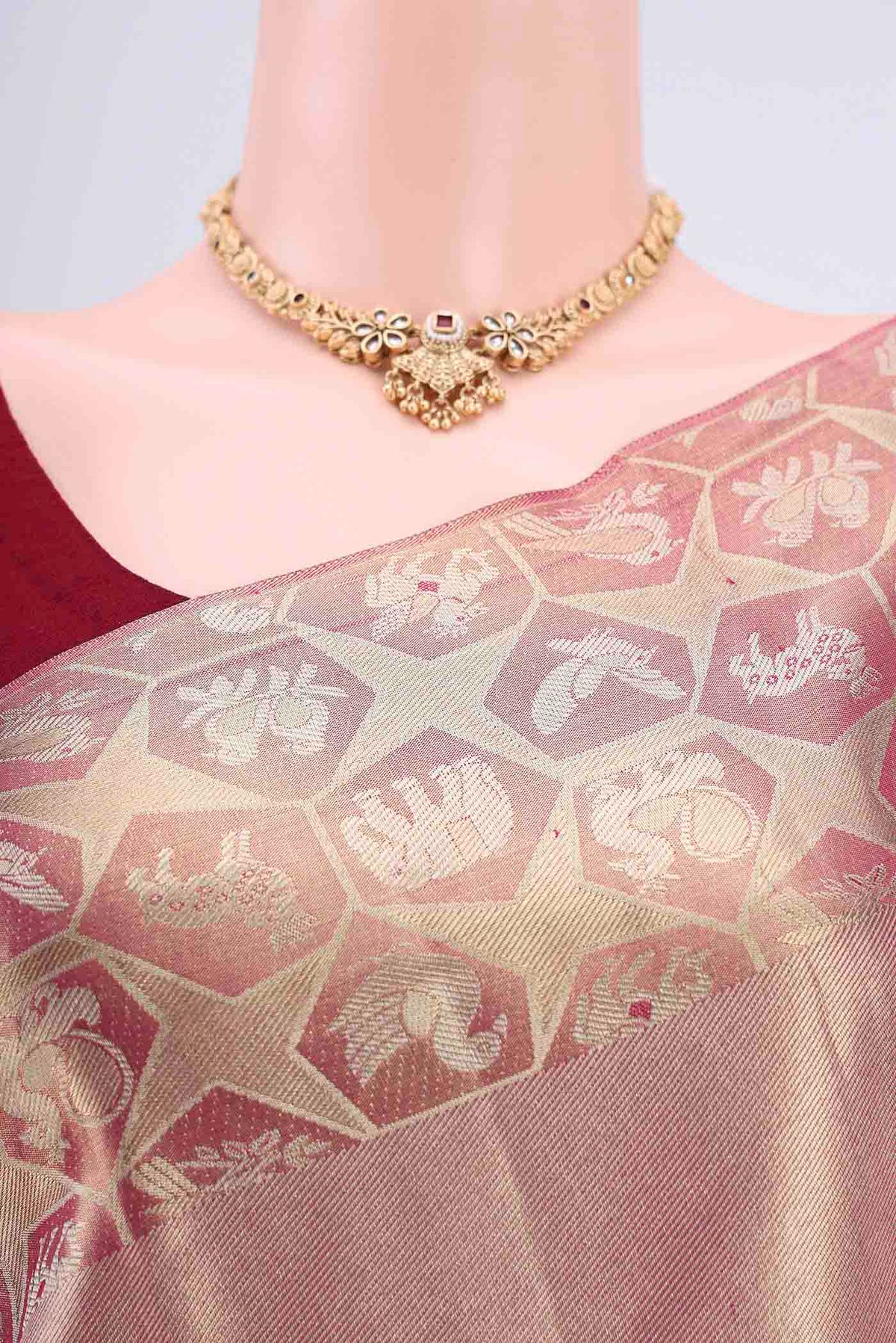 Border image of Gold with Red Dual Tone Kanjivaram Tissue Silk Saree with Zari Brocade on the body and Zari Border. 