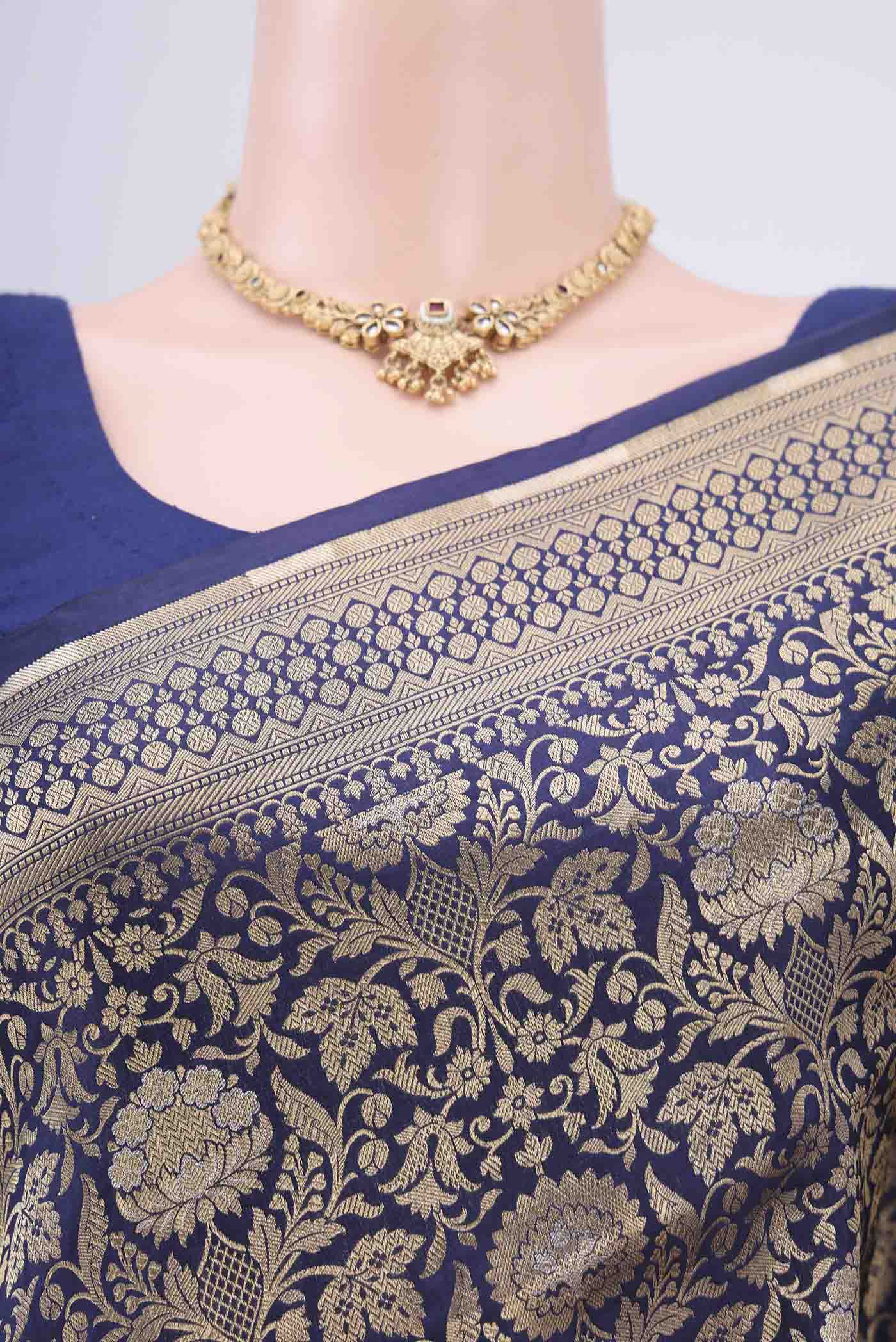 Border image of Navy Blue Banarasi Jamavar Saree with Zari Brocade on the body and Zari Border. 