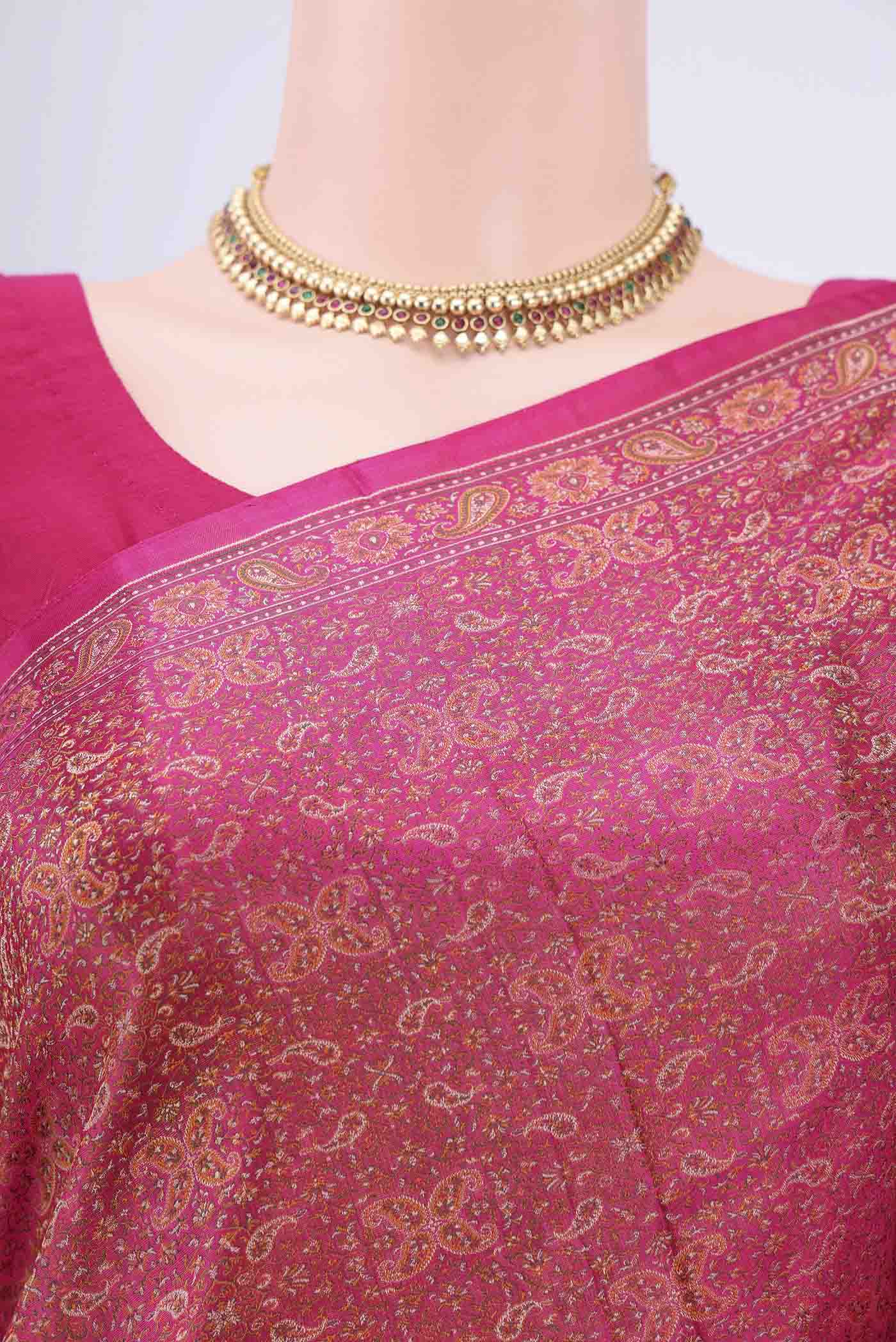 Border image of Rani Pink Banarasi Tanchoi Silk Saree with Thread Brocade on the body and Thread Border. 