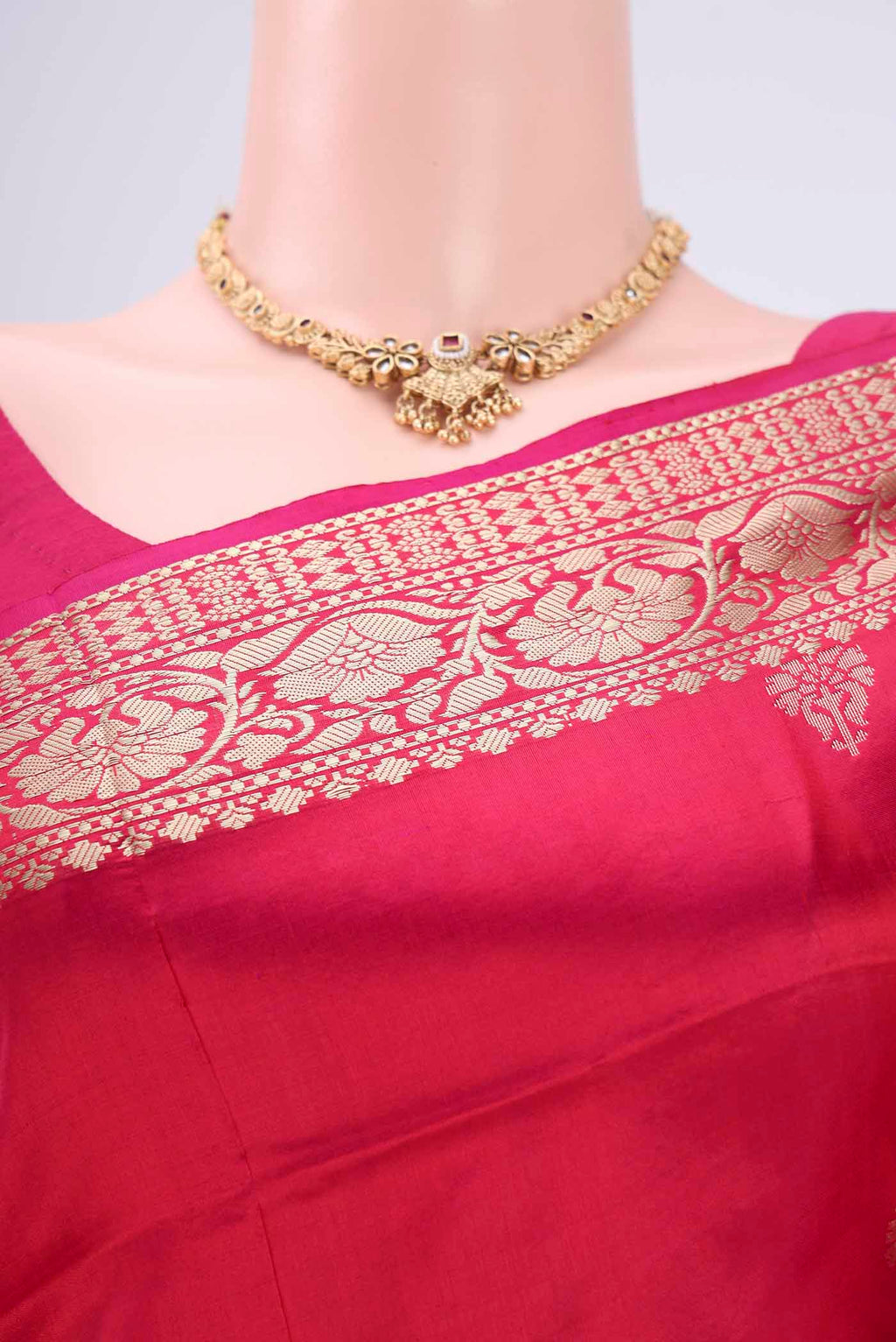 Border image of Imperial Pink Banarasi Katan Silk Saree with Zari Butta on the body and Zari Border. 