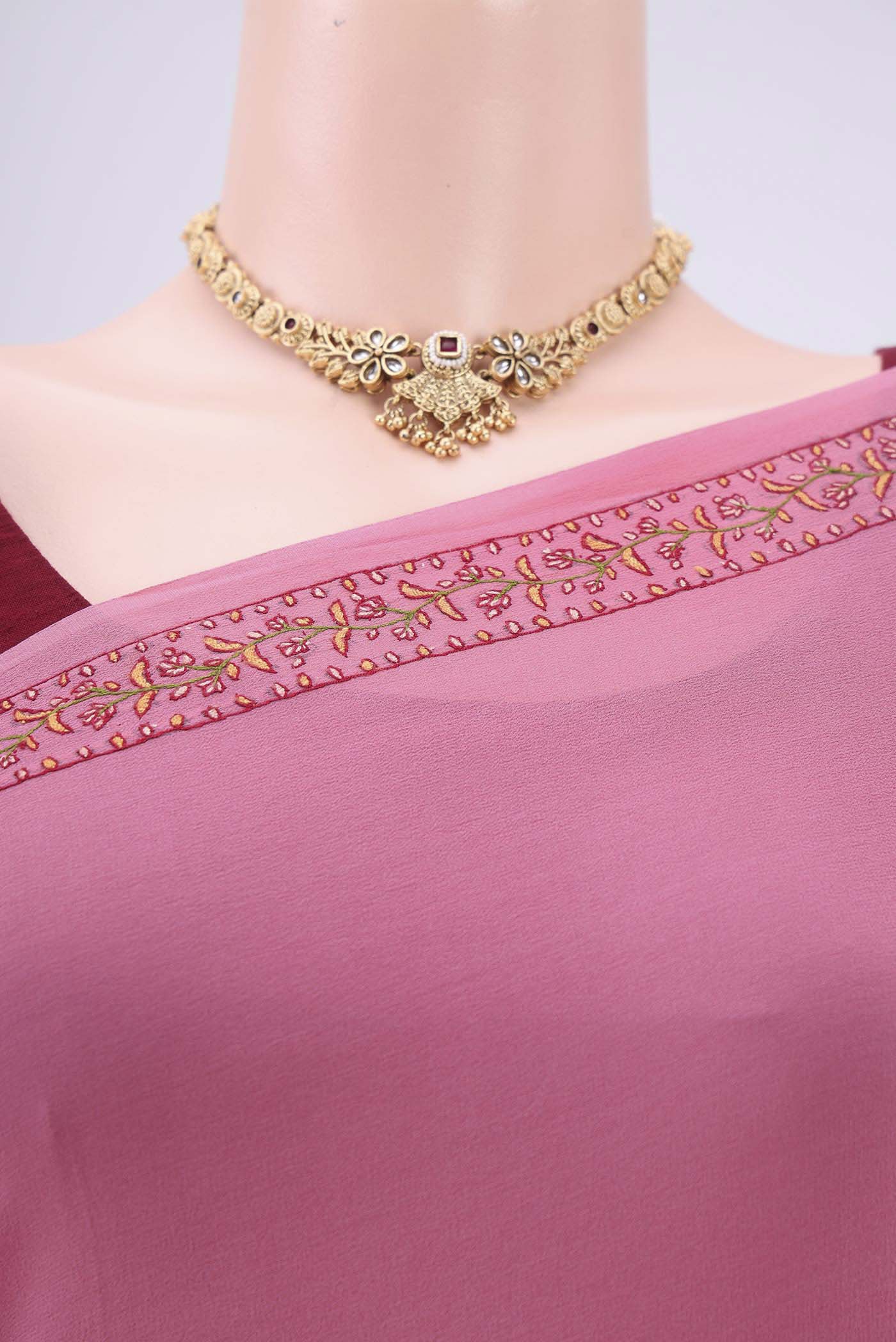 Border image of Pink Kashmiri Saree with Plain Body and Thread Border. 
