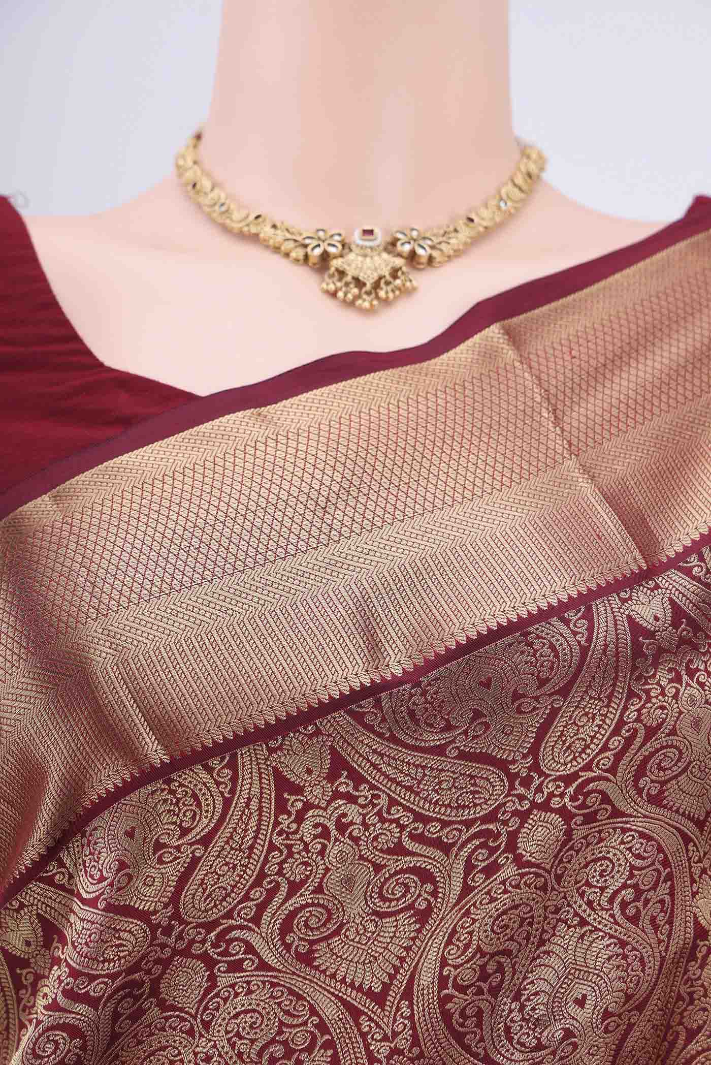Border image of Maroon Bangalore Silk Saree with Zari Brocade on the body and Zari Border. 